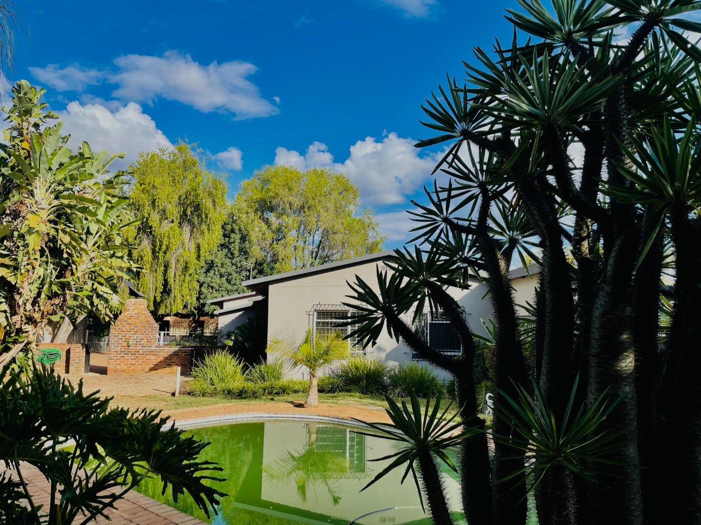 4 Bedroom House for sale in Capricorn P24114404104