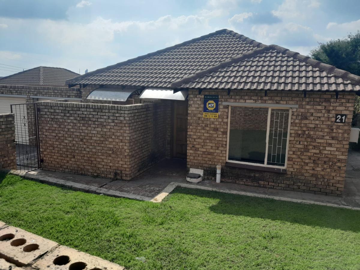 Esther Park Property Townhouses for sale in Esther Park