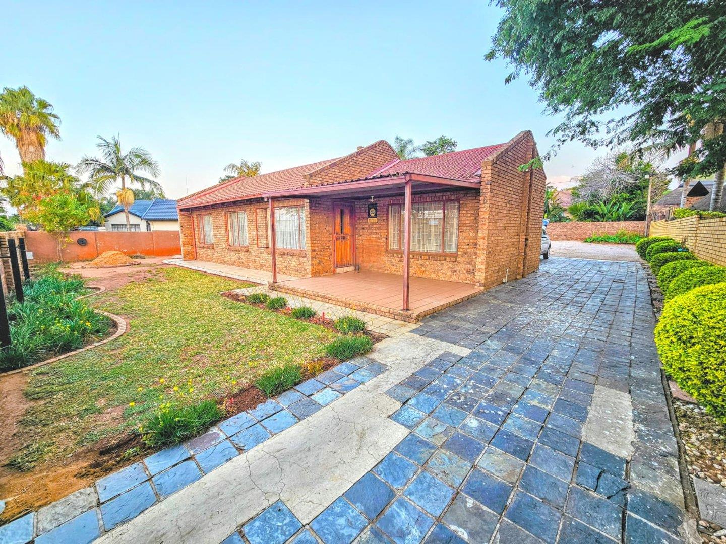 3 Bedroom House for sale in Montana Park P24114405234