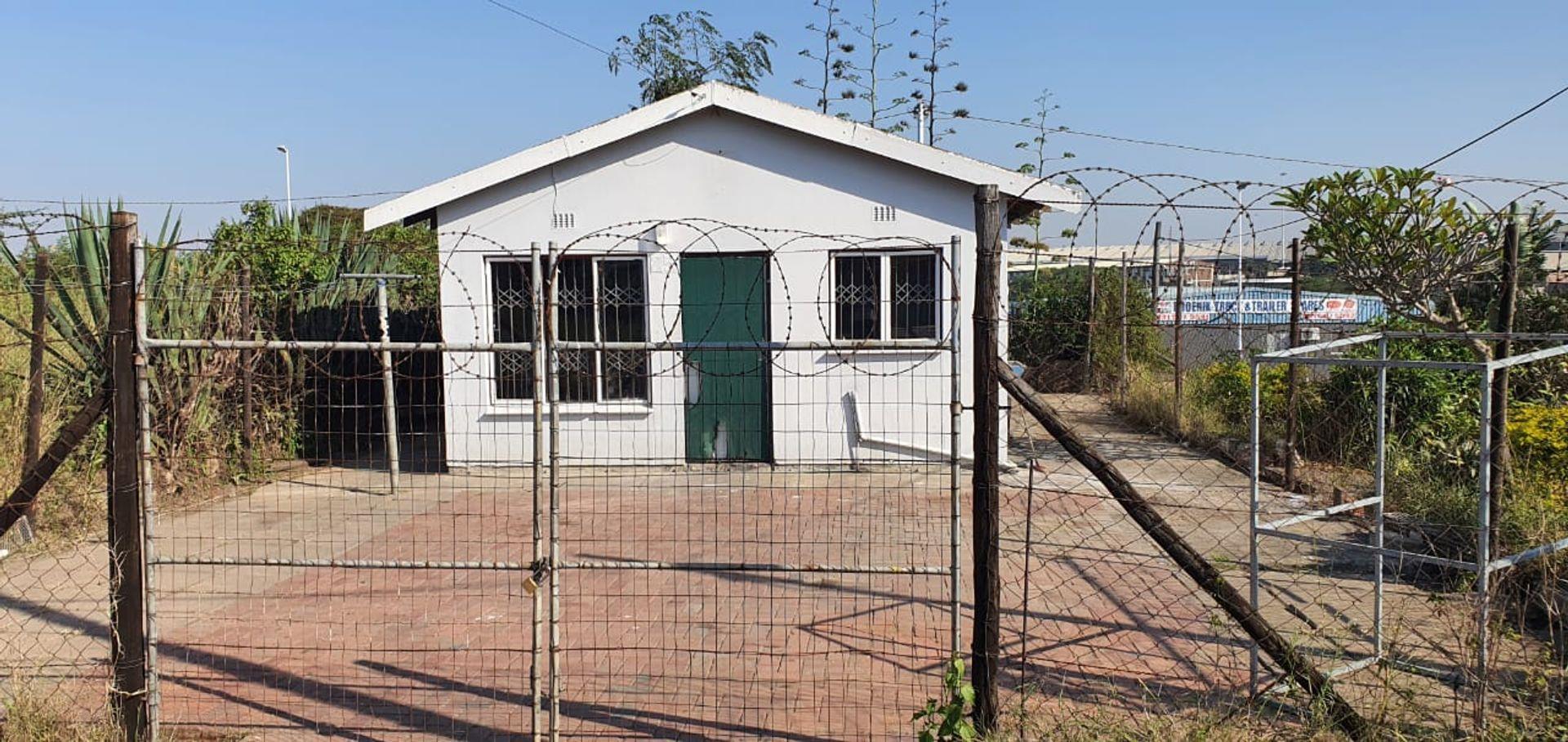 2 Bedroom House for sale in Clayfield P24114405924