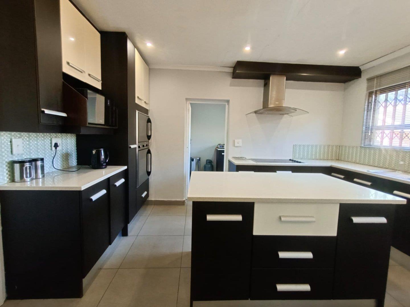 5 Bedroom House for sale in Flora Gardens P24114407278