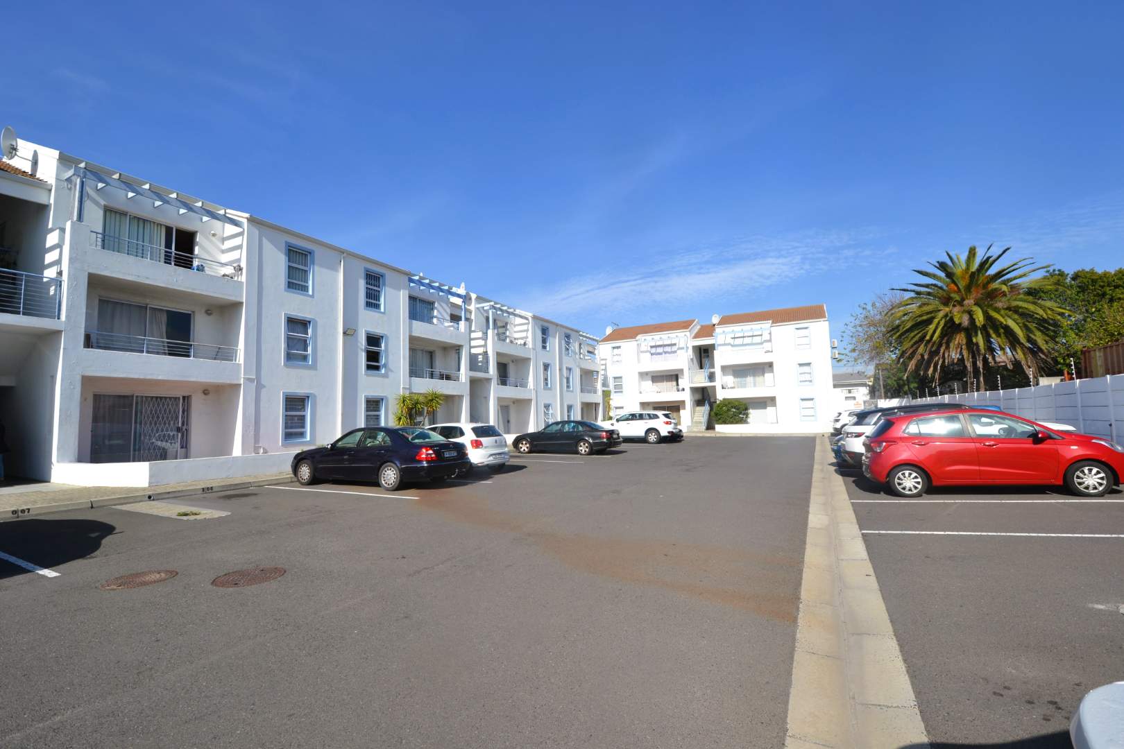 Lansdowne Property Apartments / flats for sale in Lansdowne