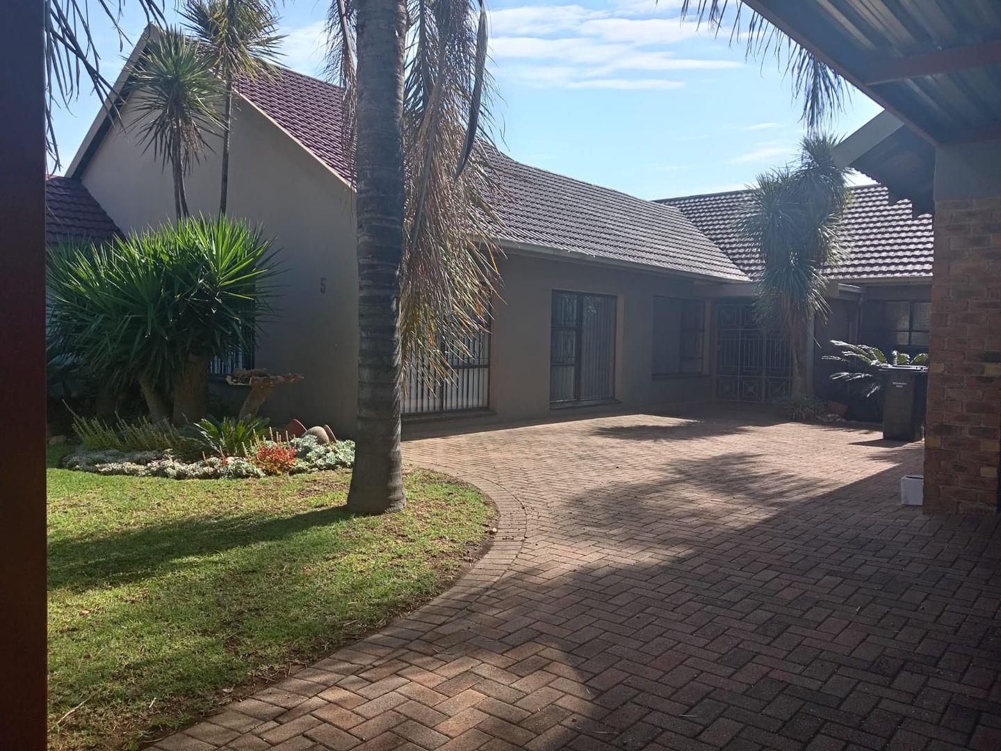 4 Bedroom House for sale in Petersfield P24114407720