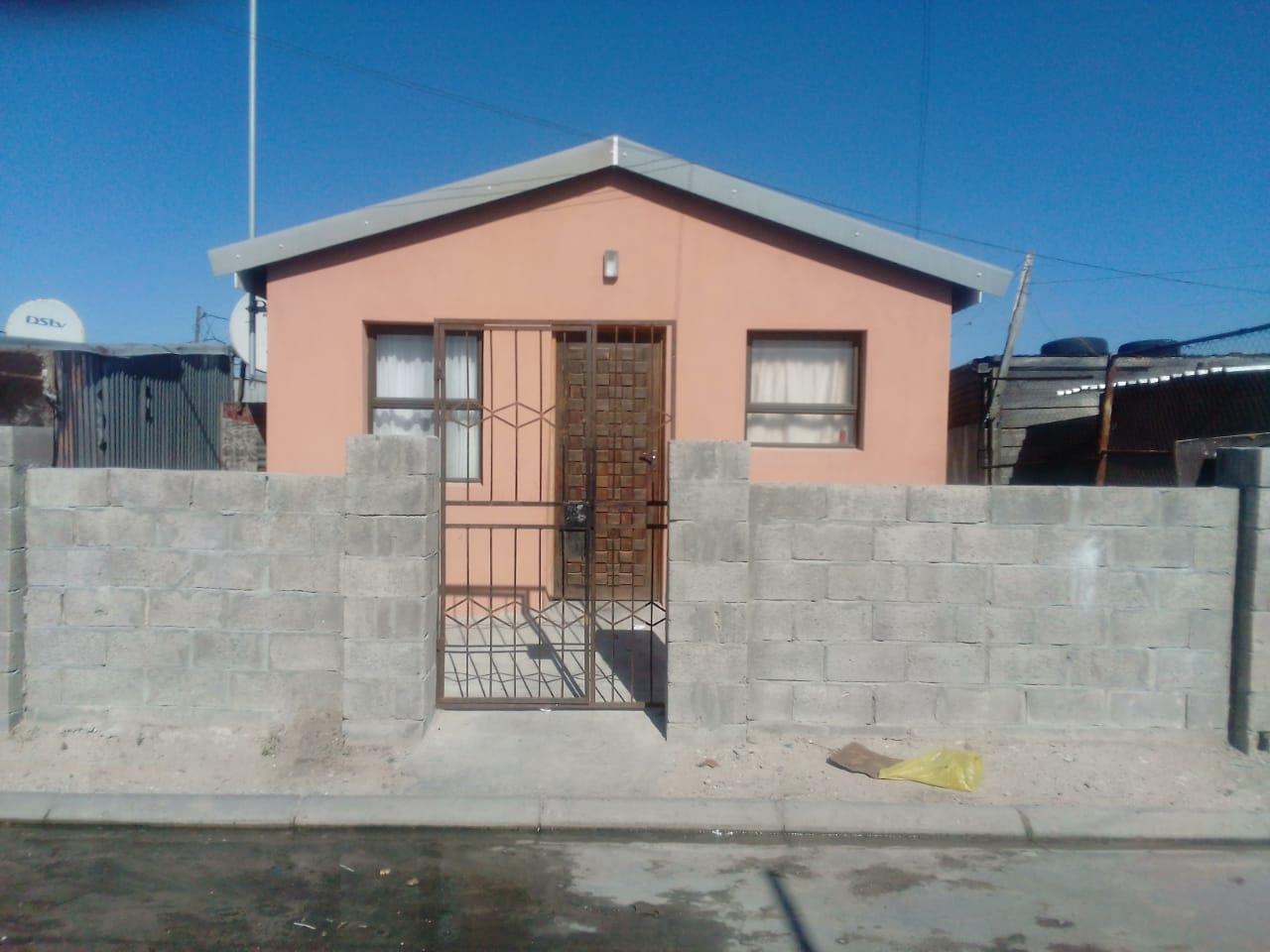 2 Bedroom House for sale in Nyanga P24114098161
