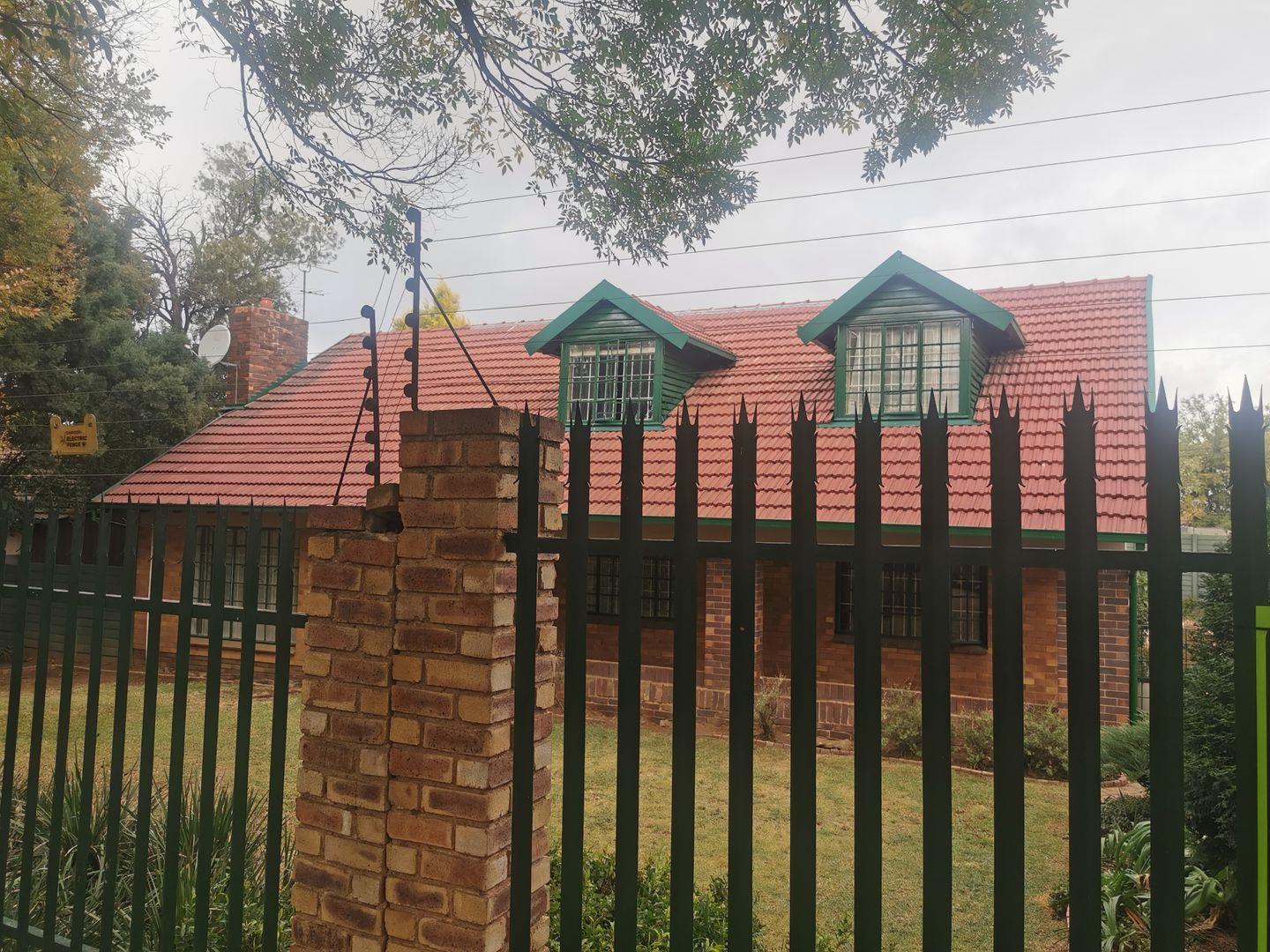 5 Bedroom House for sale in Edenvale Central 36 3rd Avenue P24