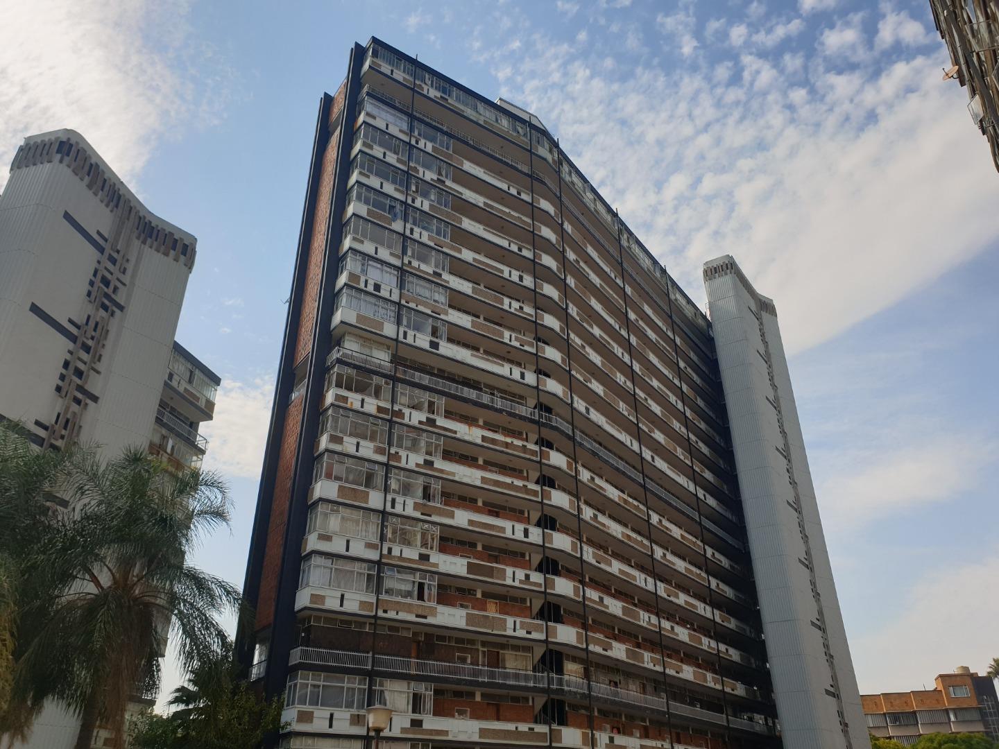 1 Bedroom Apartment / flat for sale in Sunnyside 212 Maroela, 420