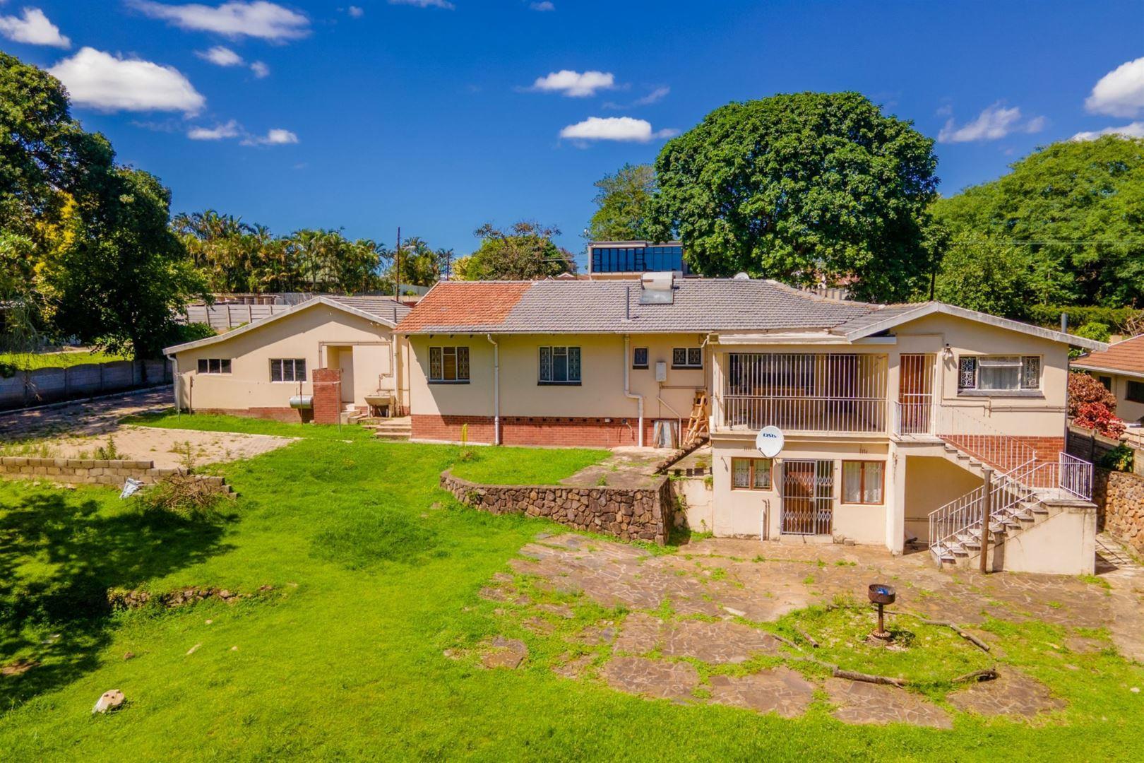 3 Bedroom House for sale in Manors P24114408901