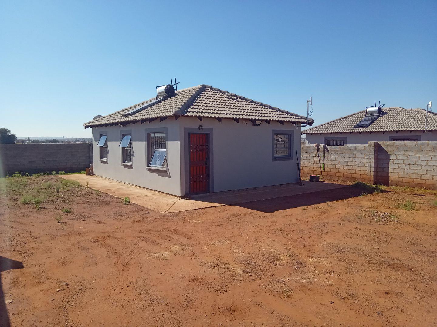 Lufhereng Property Property and houses for sale in Lufhereng