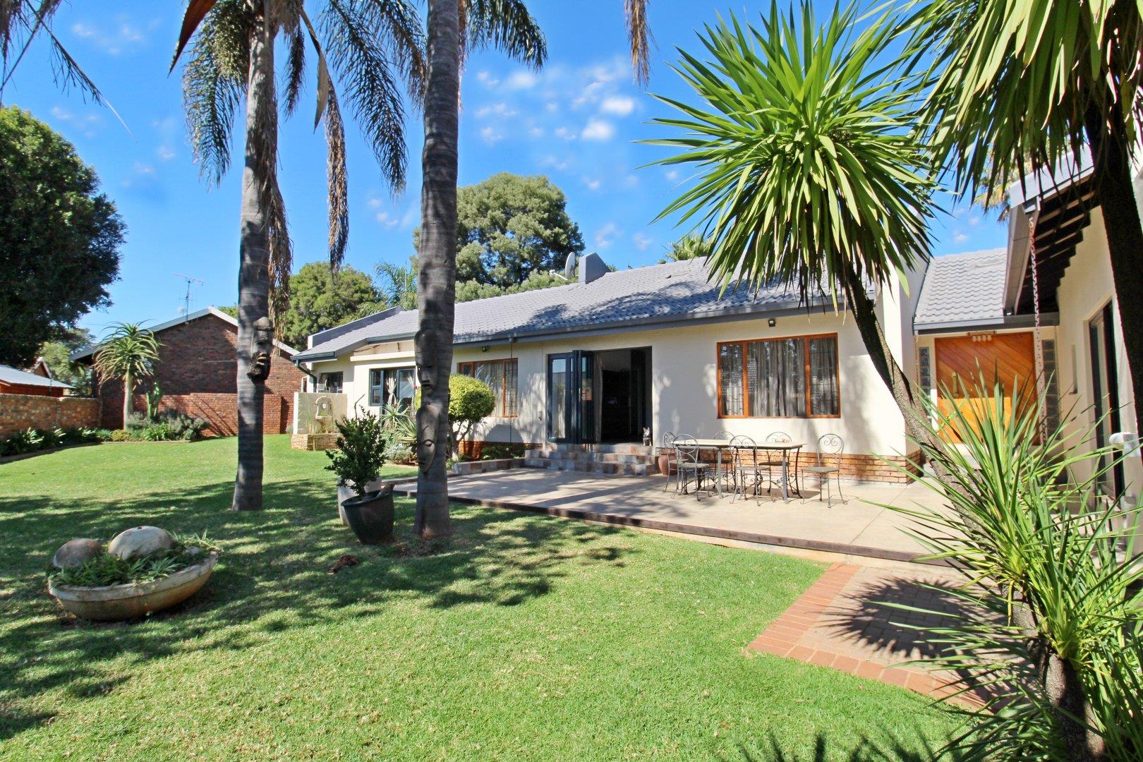 5 Bedroom House for sale in Pierre Van Ryneveld P24114409976