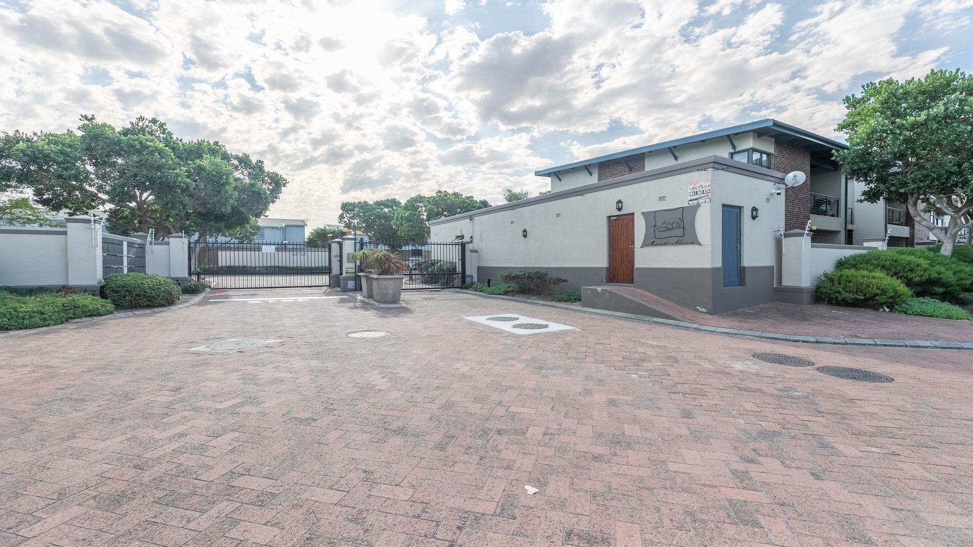 1 Bedroom Apartment / flat for sale in Royal Ascot 43 Ascot Mews, 25