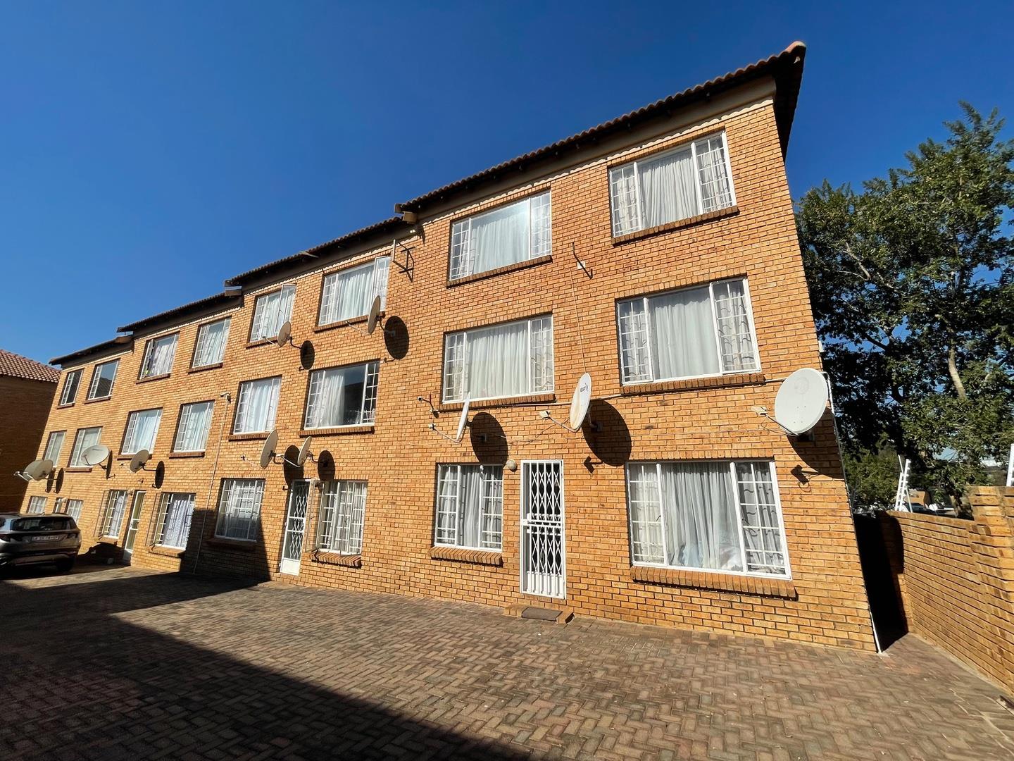 2 Bedroom Apartment / flat for sale in Kenmare Unit 25 Villa Illario