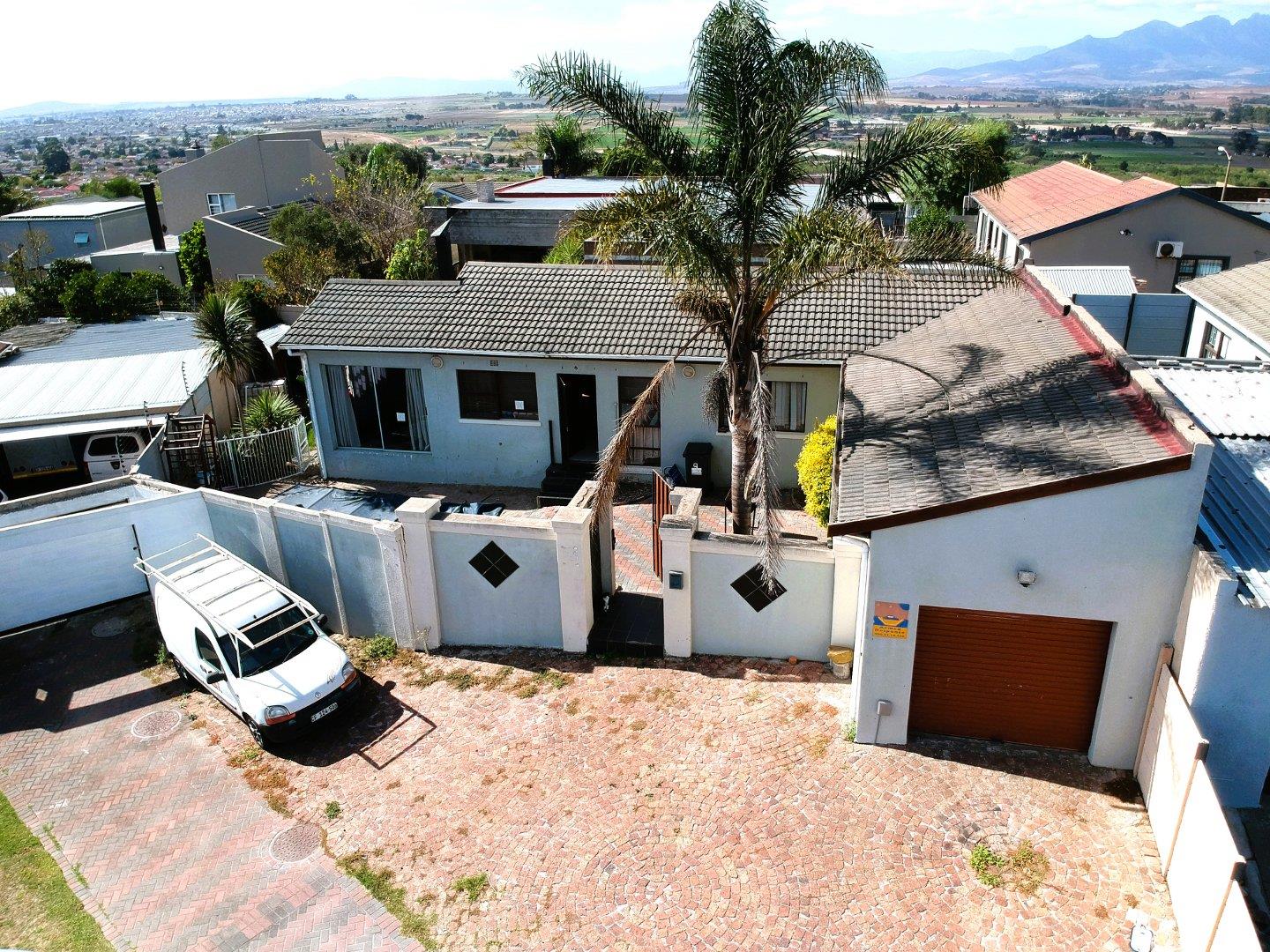 4 Bedroom House for sale in Protea Village P24114357168