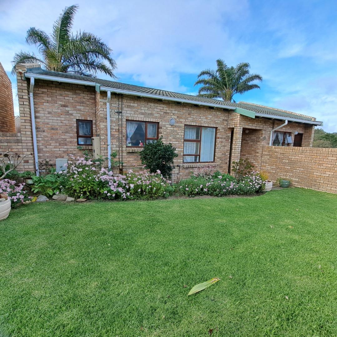 Weybridge Park Property Property and houses for sale in Weybridge