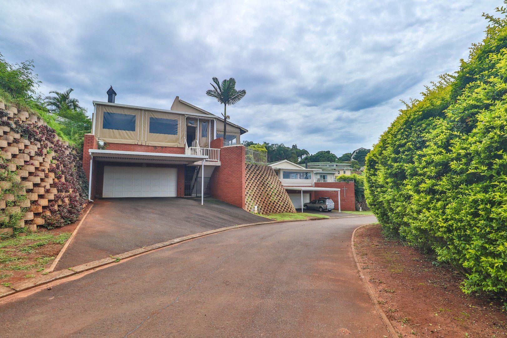 4 Bedroom Townhouse for sale in Amanzimtoti P24114413720