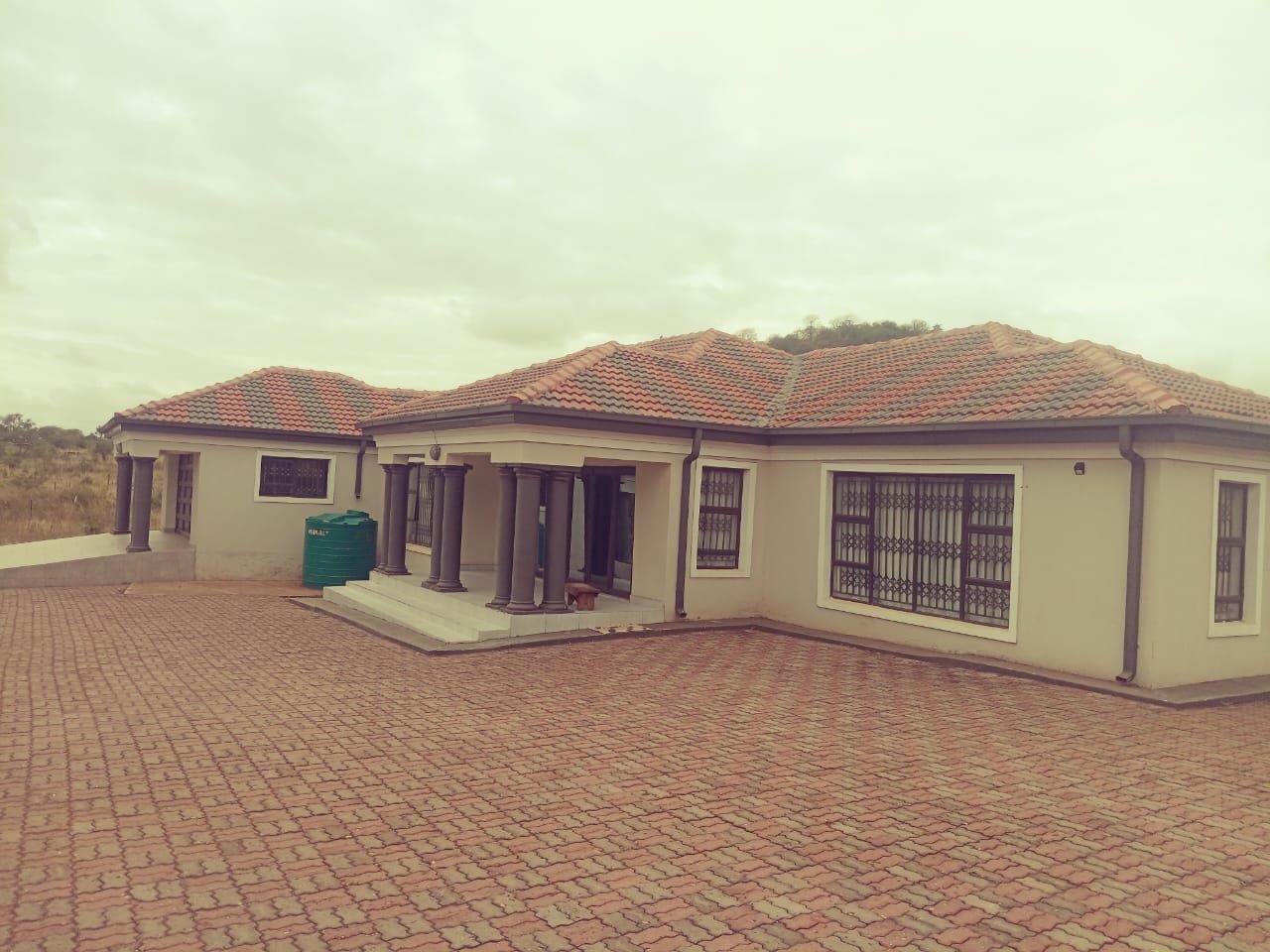 4 Bedroom House for sale in Thohoyandou P24114414294