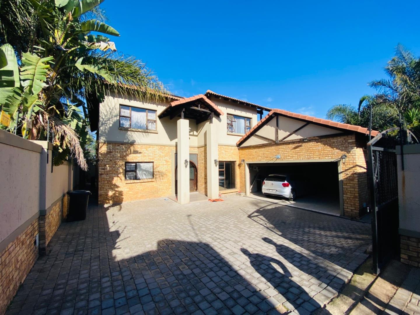 4 Bedroom House for sale in Fairleads P24114414414