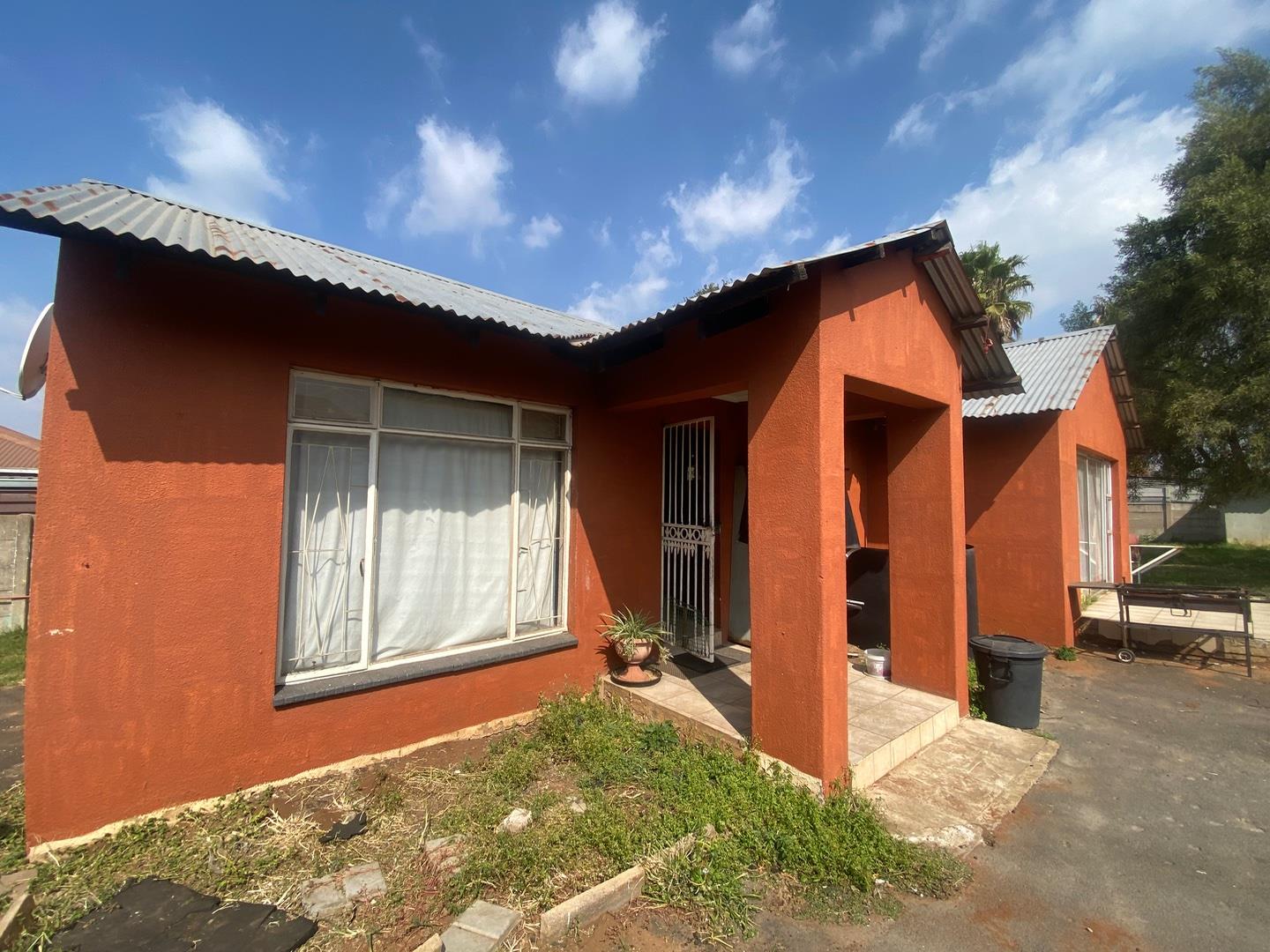 5 Bedroom House for sale in Elsburg P24114414434