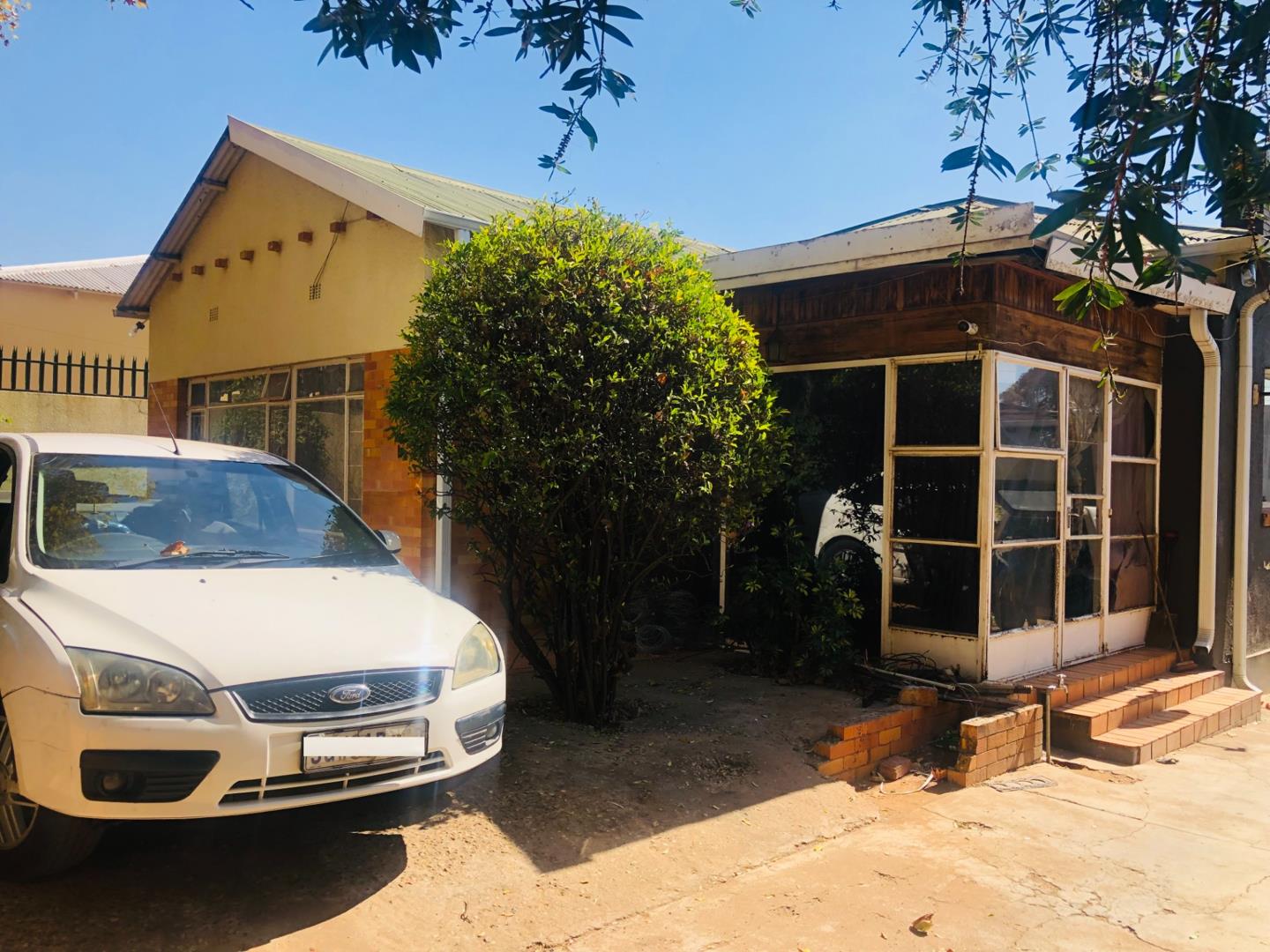 3 Bedroom House for sale in Bezuidenhout Valley P24114414491