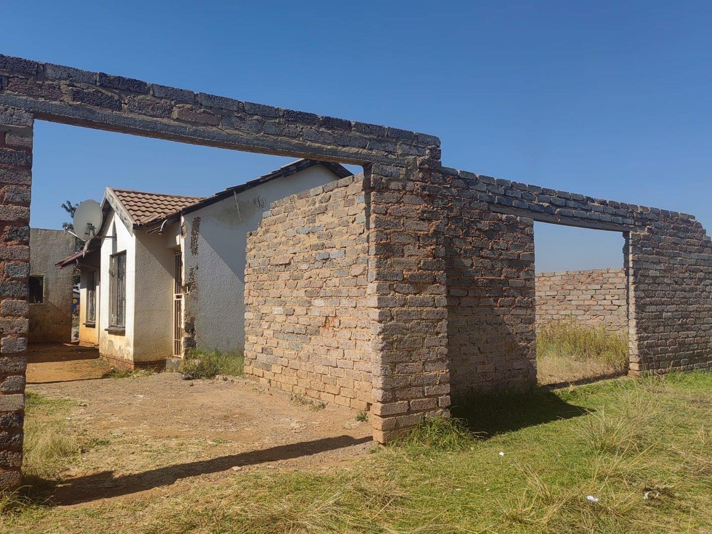 2 Bedroom House for sale in Villa Liza P24114414814