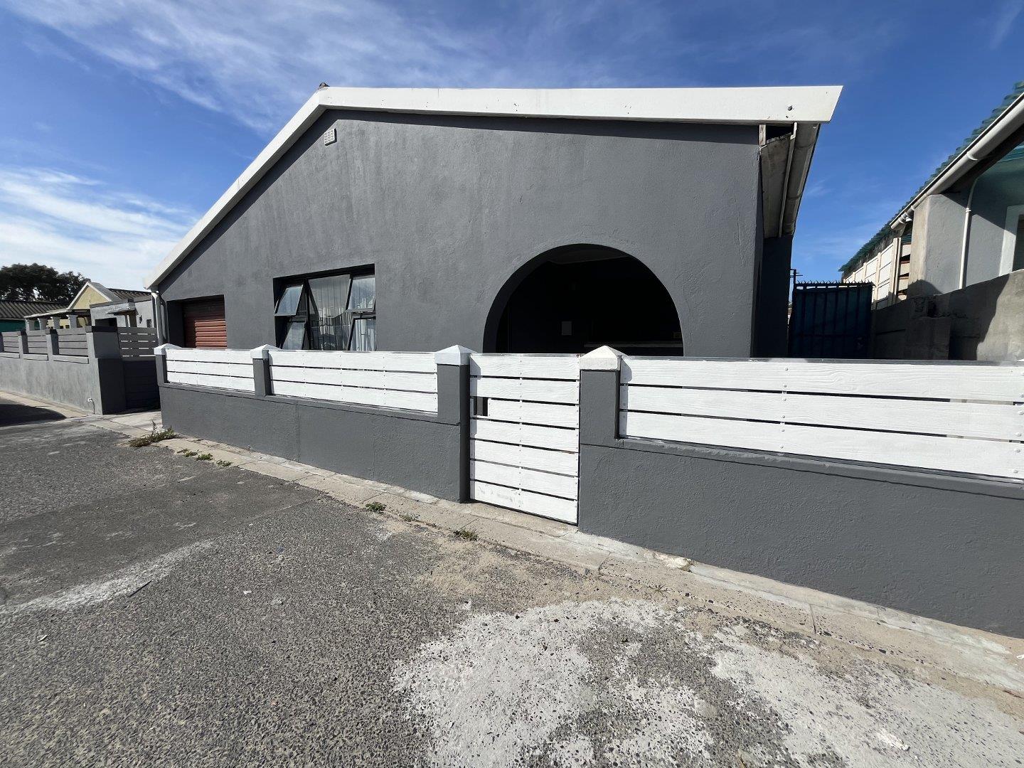 Woodlands, Mitchells Plain Property Property and houses for sale in Woodlands, Mitchells Plain