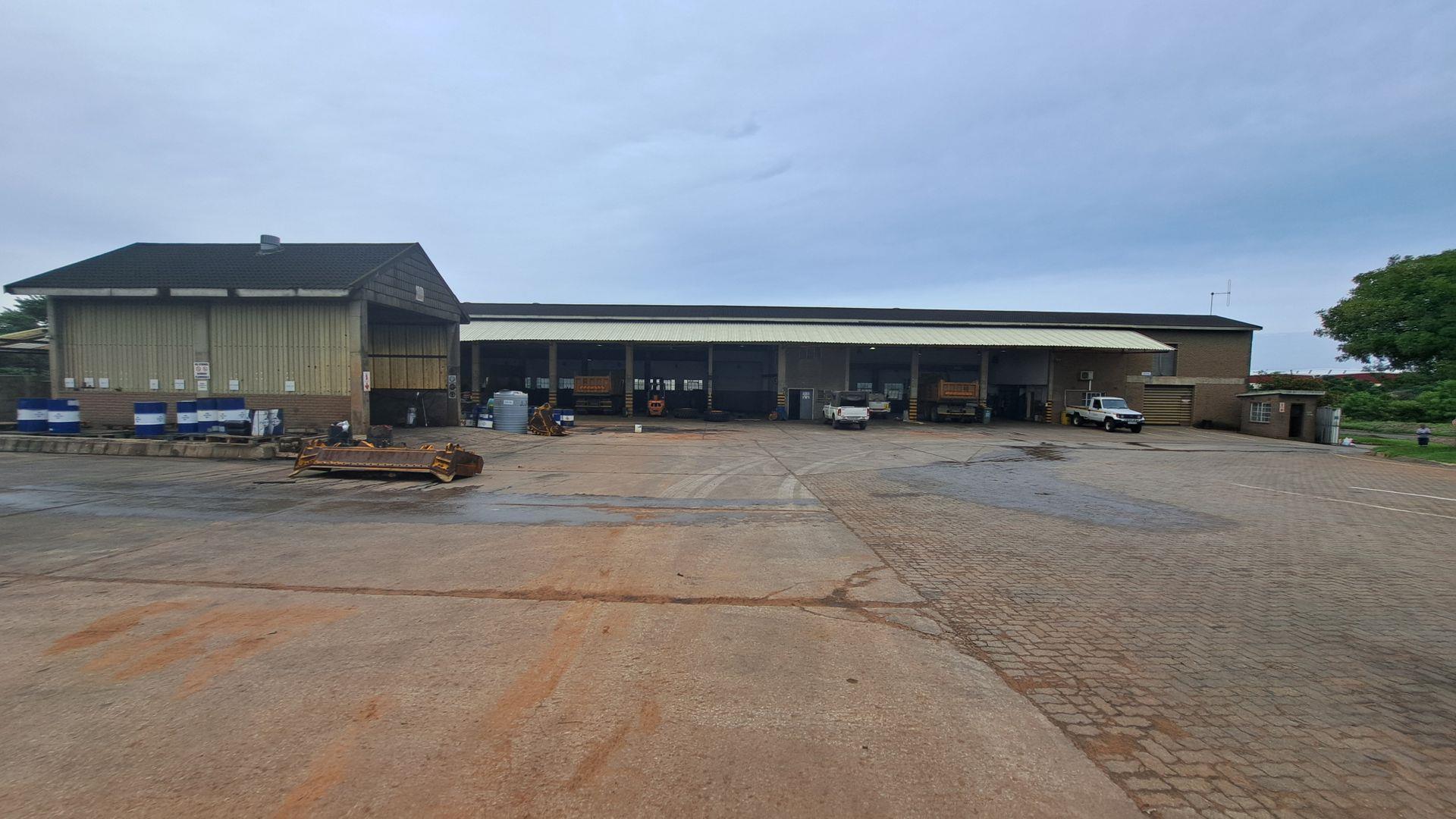 Industrial property to rent in Alton P24114415007