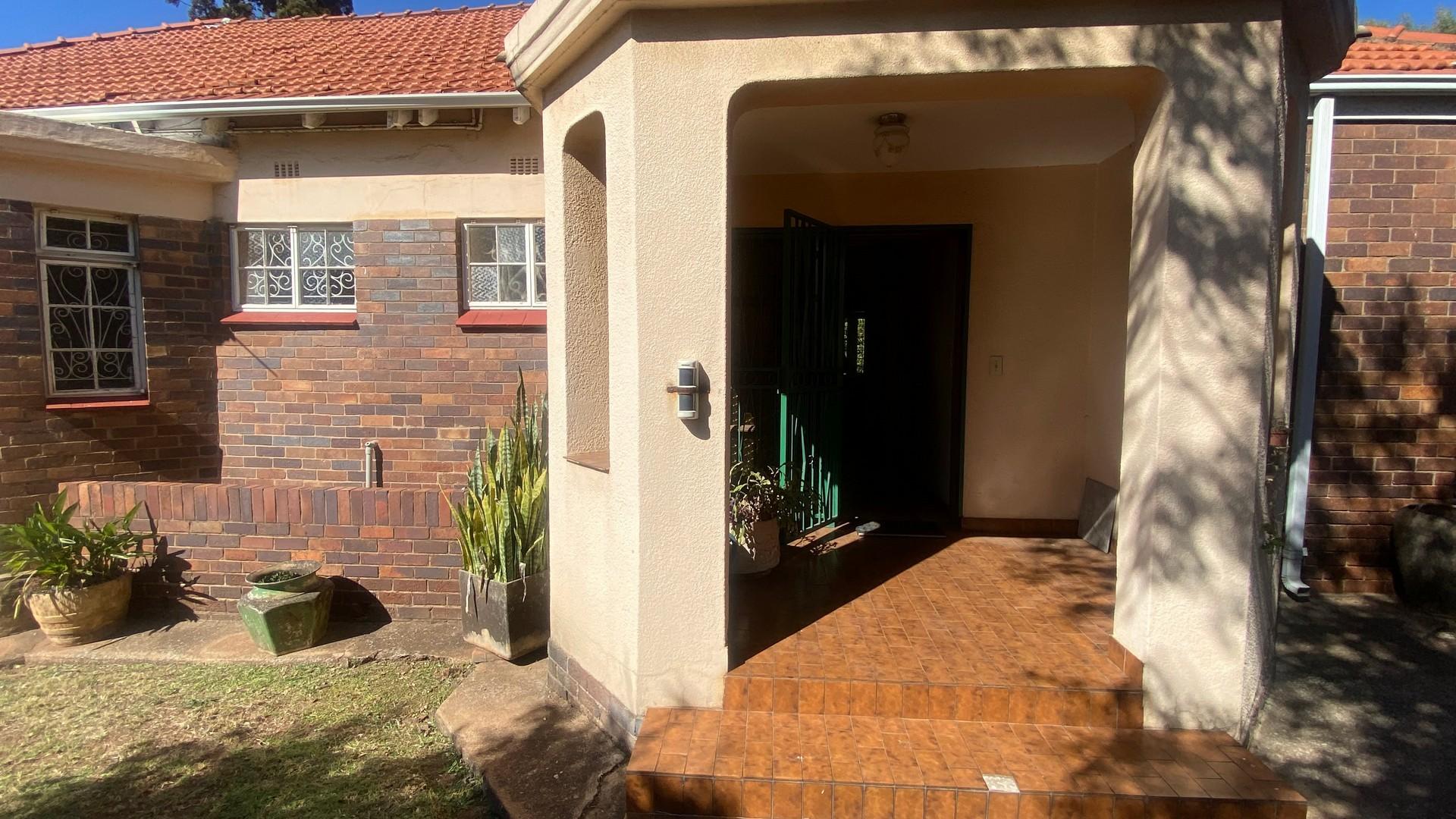 4 Bedroom House for sale in Observatory 62 Observatory Avenue P24