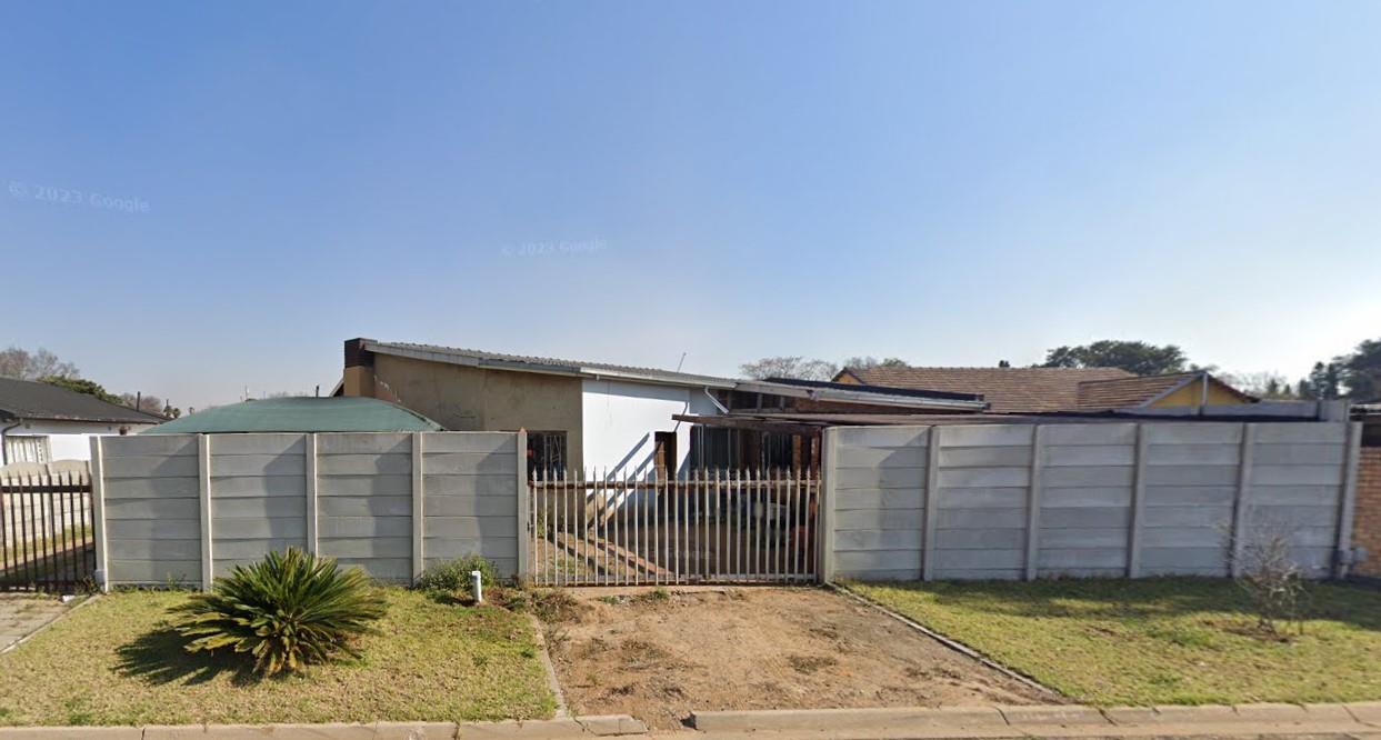 4 Bedroom House for sale in Van Dyk Park P24114415683