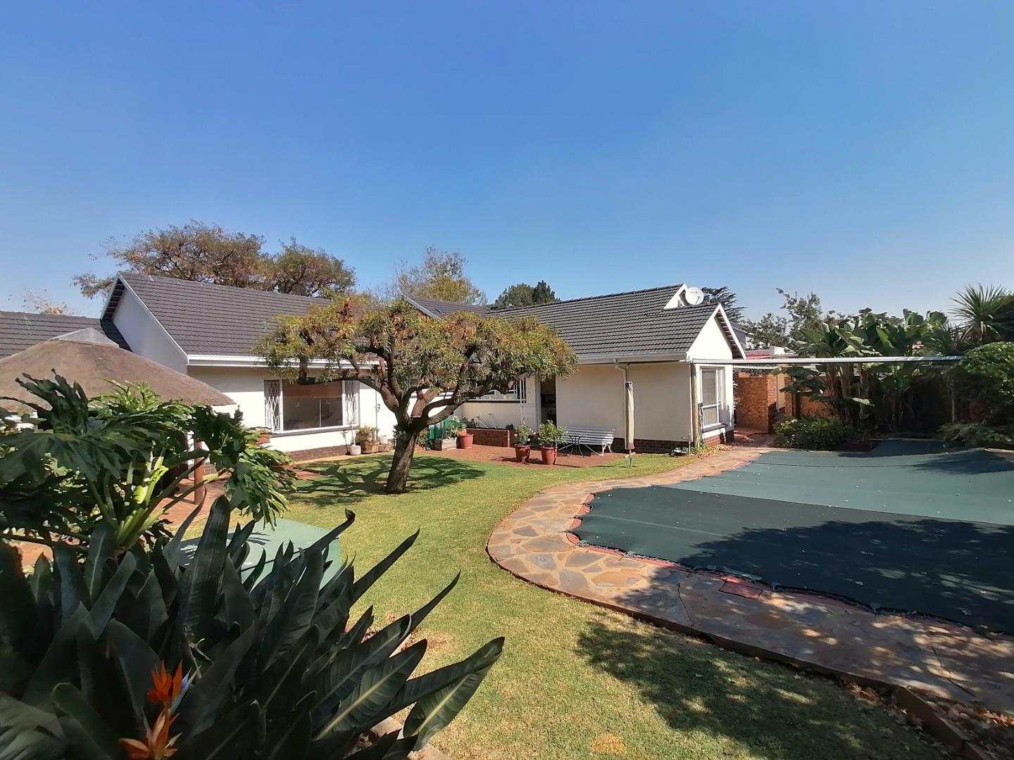 6 Bedroom House for sale in Parkhill Gardens P24114416387