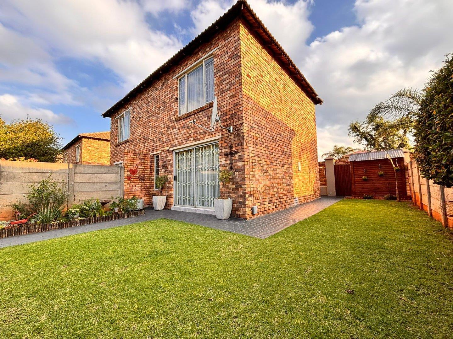 Florida Glen Property Property and houses to rent in Florida Glen