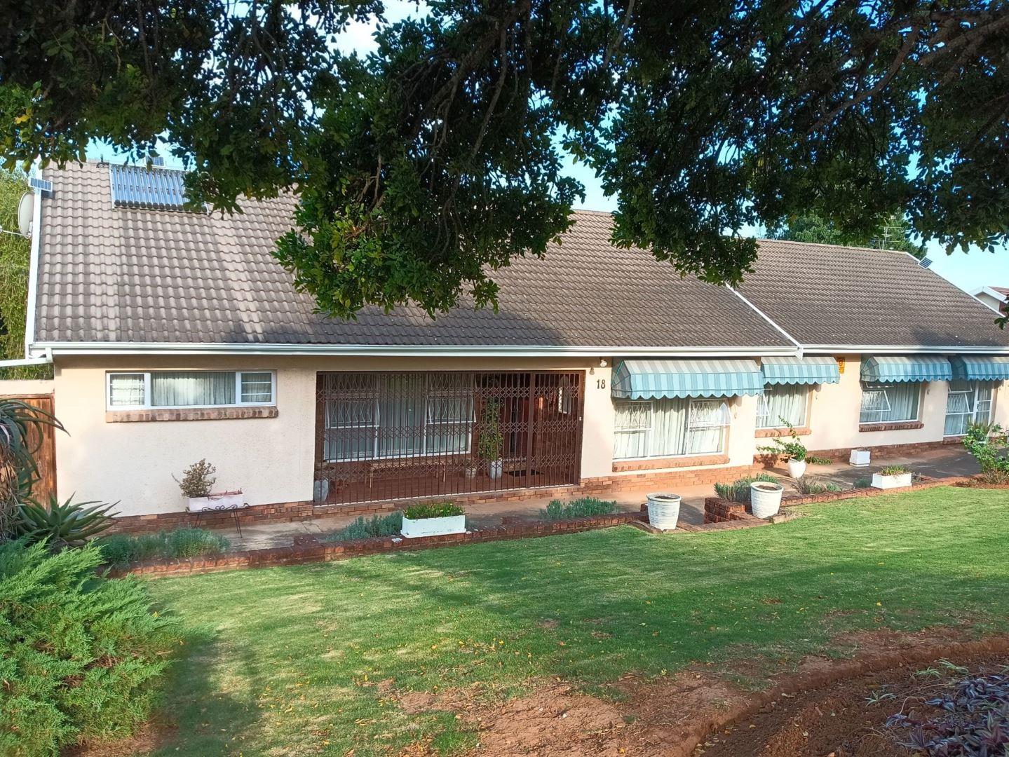 4 Bedroom House for sale in Vanes Estate P24114418555