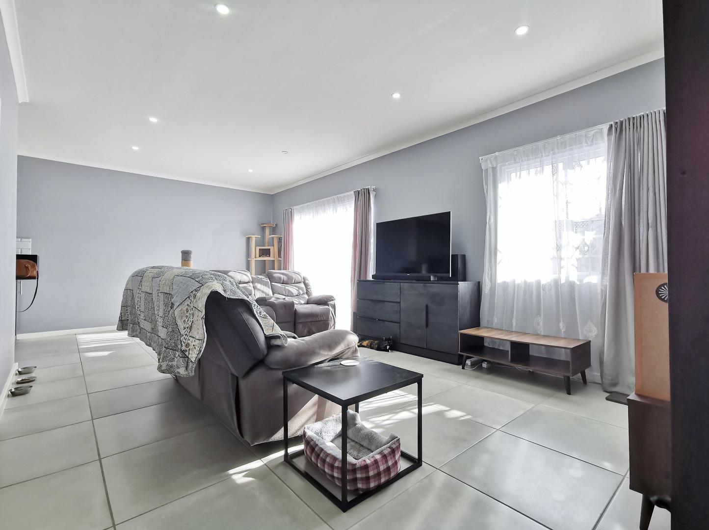 2 Bedroom Townhouse for sale in Lorraine 66 Lemon Tree Lane, 195