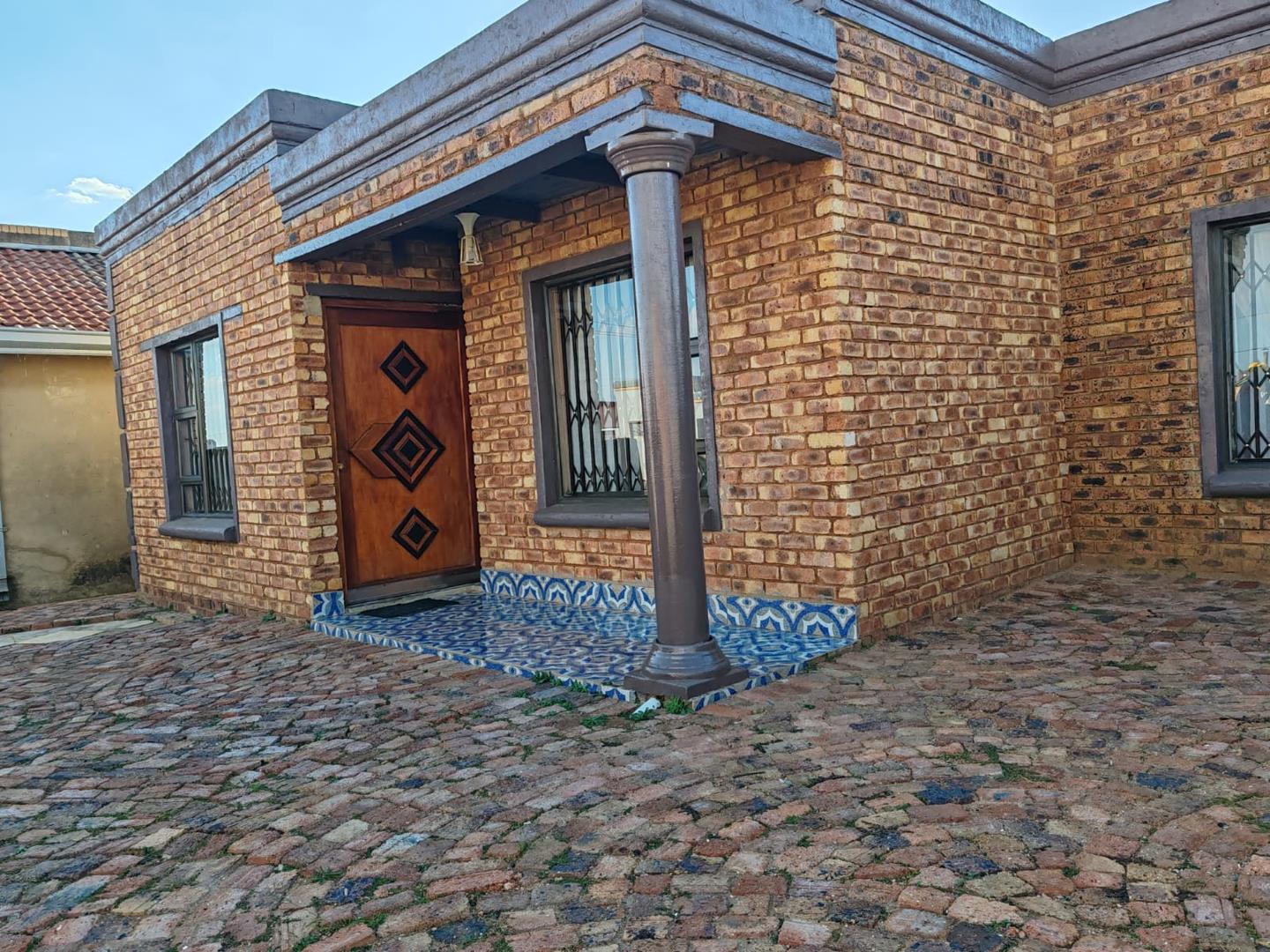 2 Bedroom House for sale in Tsakane P24114419215