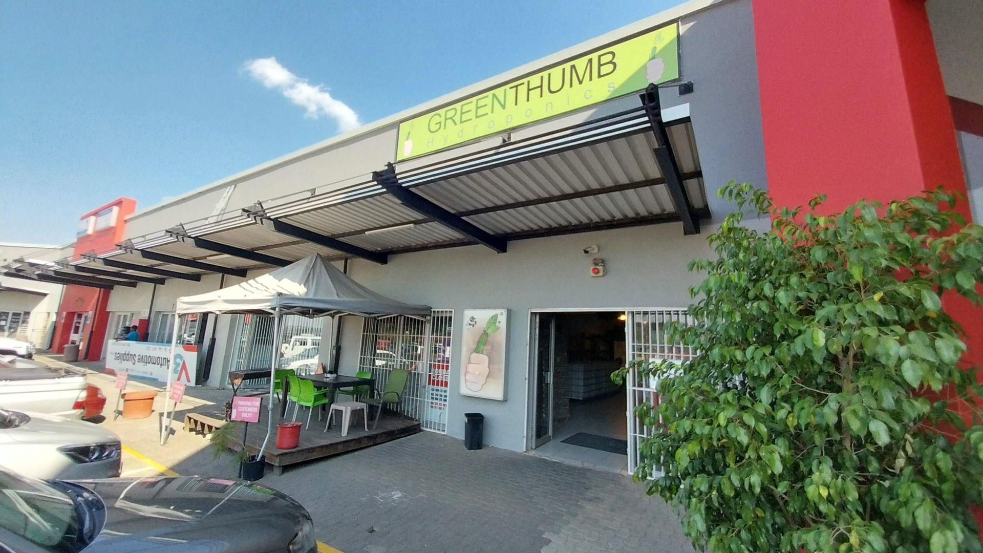 Commercial property to rent in Bloubosrand 1 Riverbend Road P24