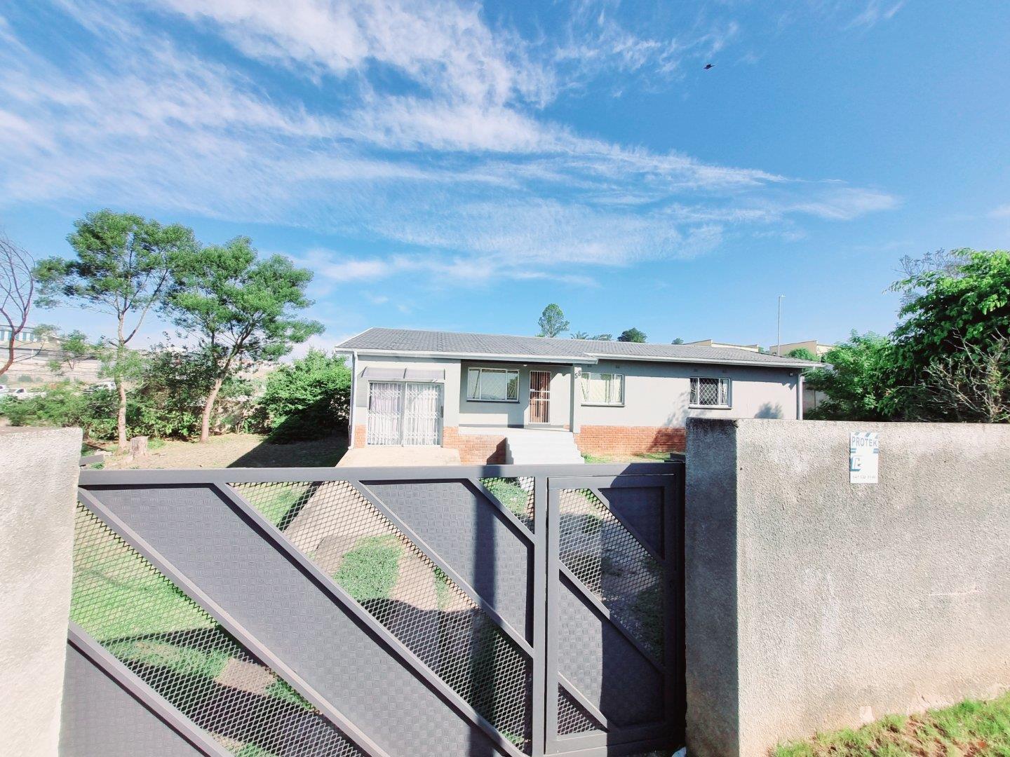 5 Bedroom House for sale in Southernwood 58 Indwe Street P24114403685