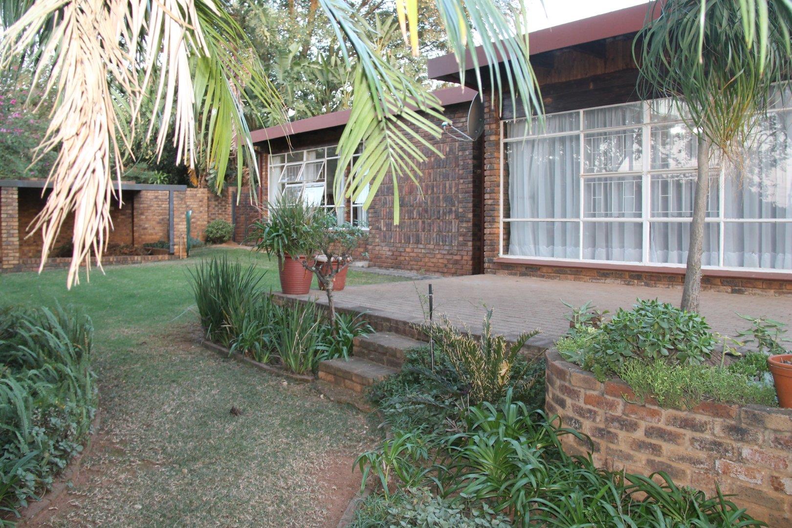 3 Bedroom House for sale in Wingate Park P24114422110