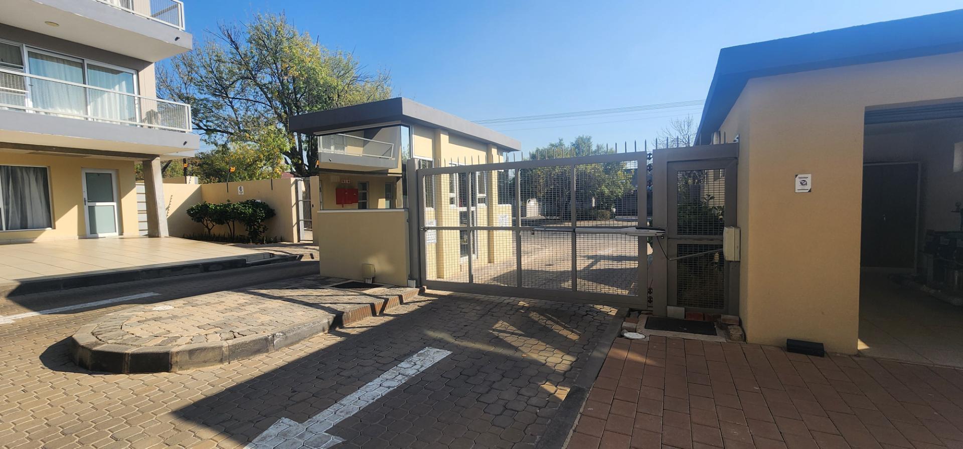 2 Bedroom Apartment / flat for sale in Lambton P24114422113