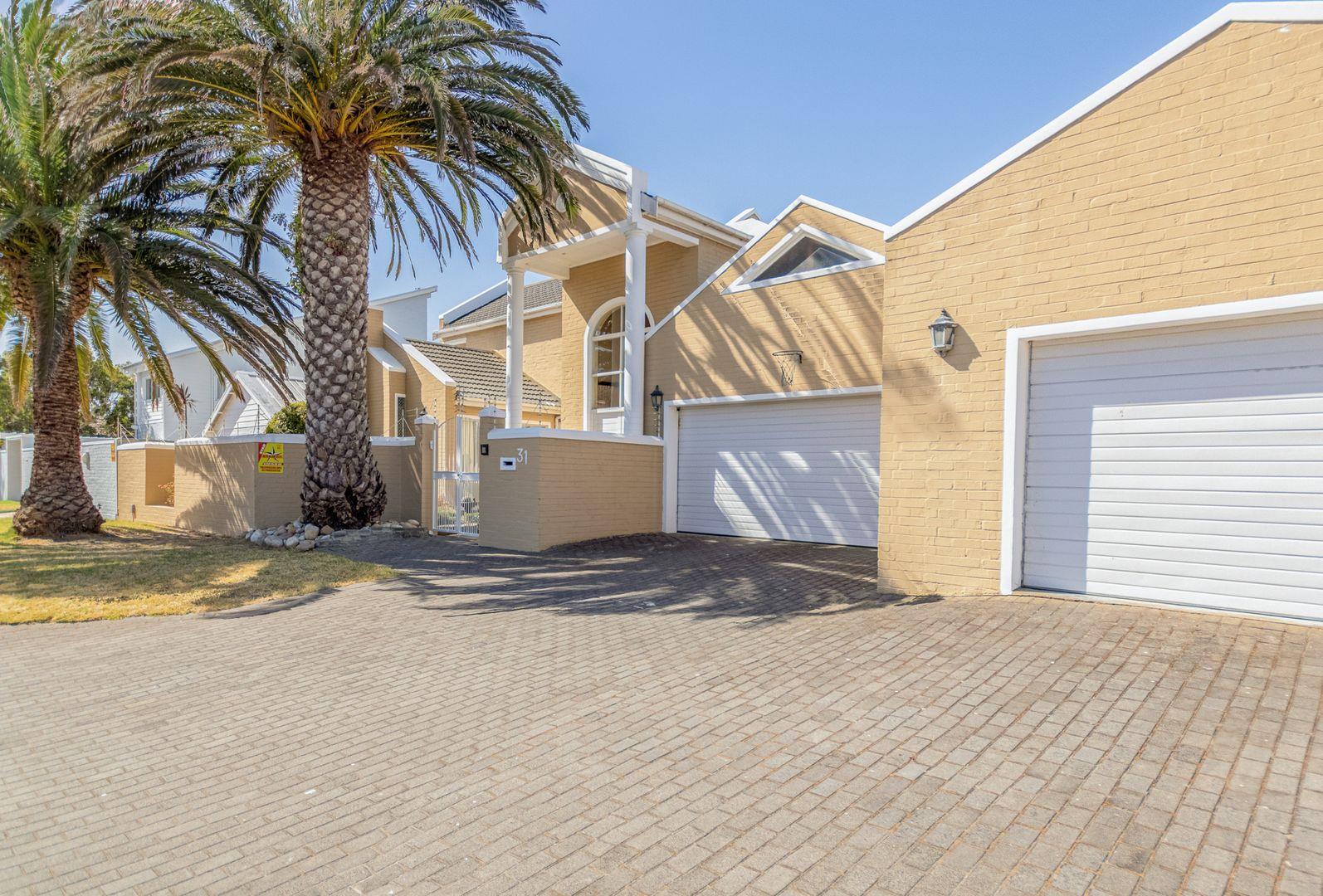 6 Bedroom House for sale in Flamingo Vlei P24114422151