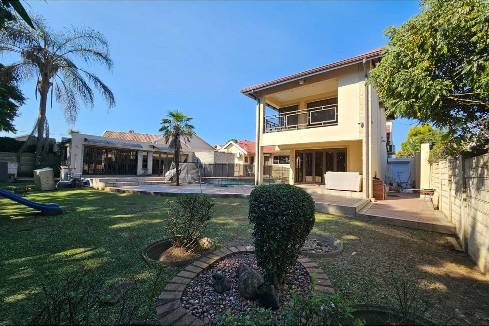 4 Bedroom House for sale in Hayfields P24114422520