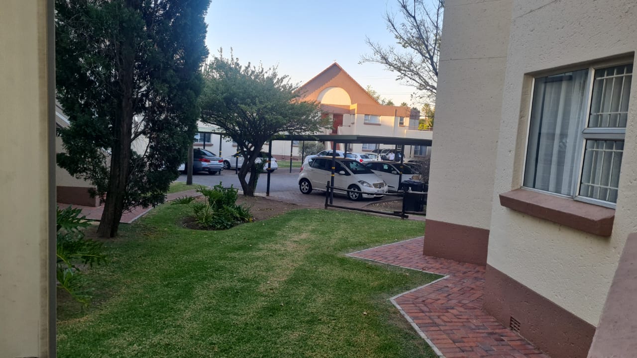 2 Bedroom Townhouse for sale in Bedfordview Wedgewood Green, Smith