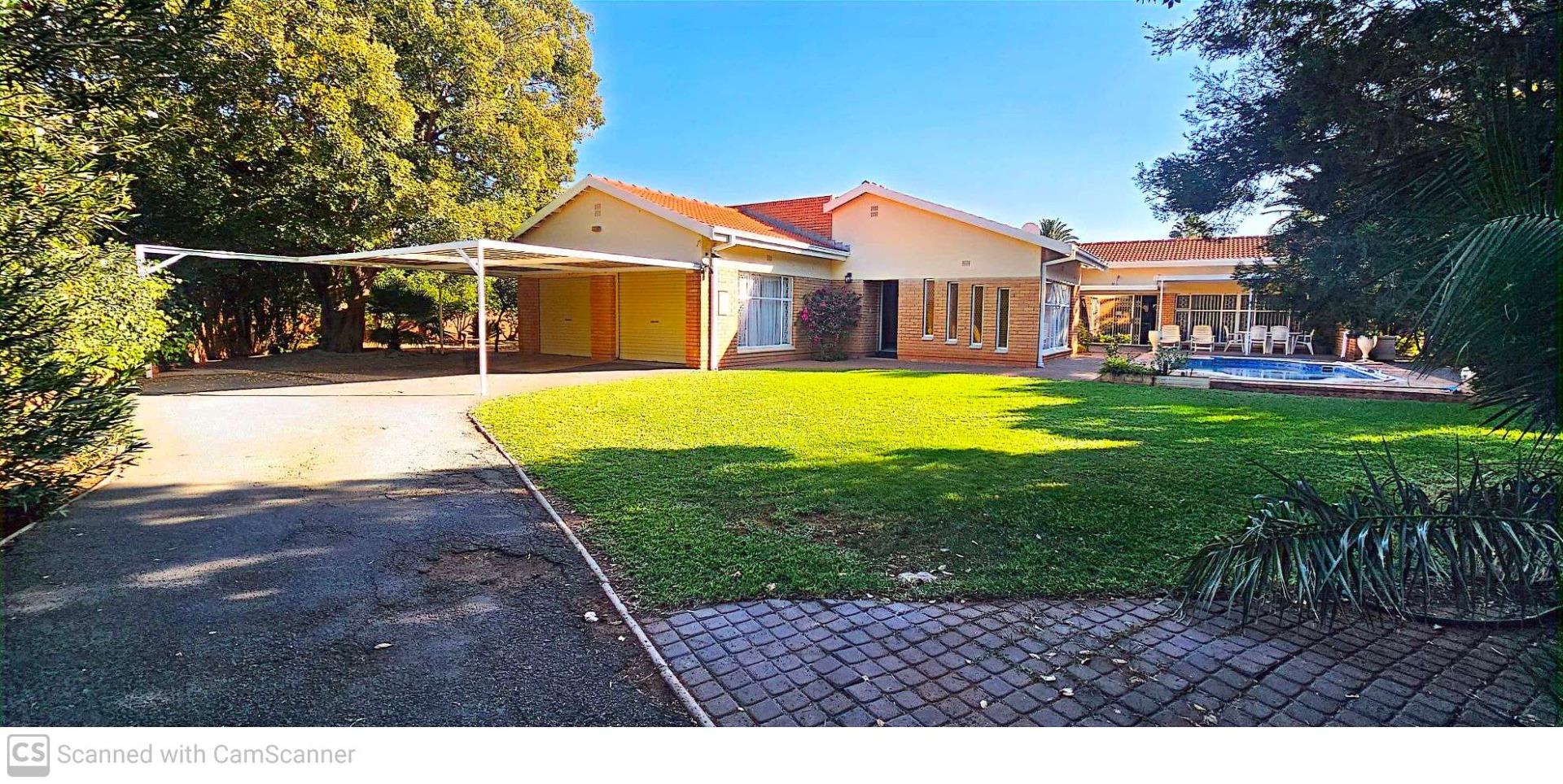 3 Bedroom House for sale in Royldene P24114423298