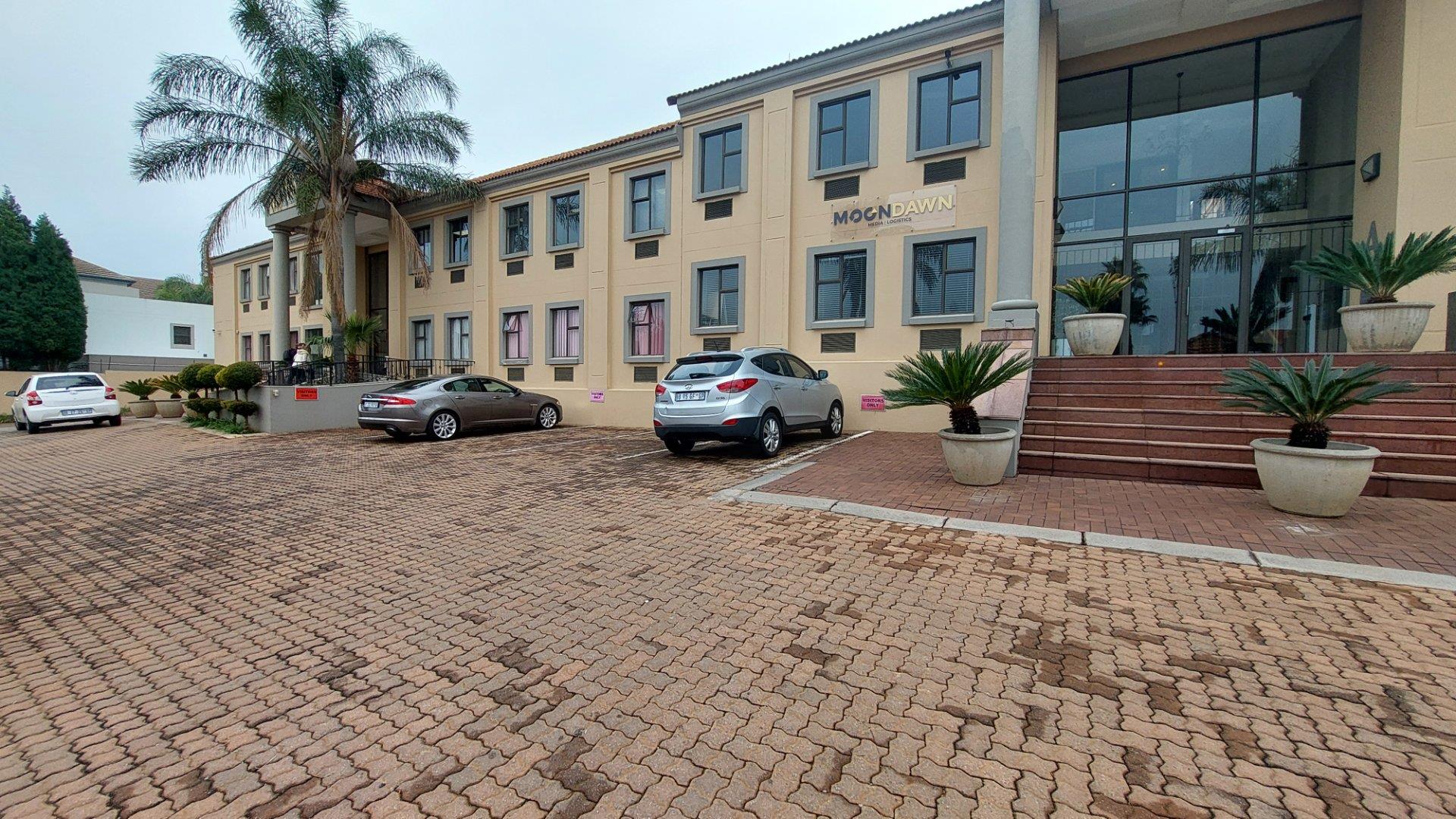 Commercial property to rent in Bedfordview P24114423388