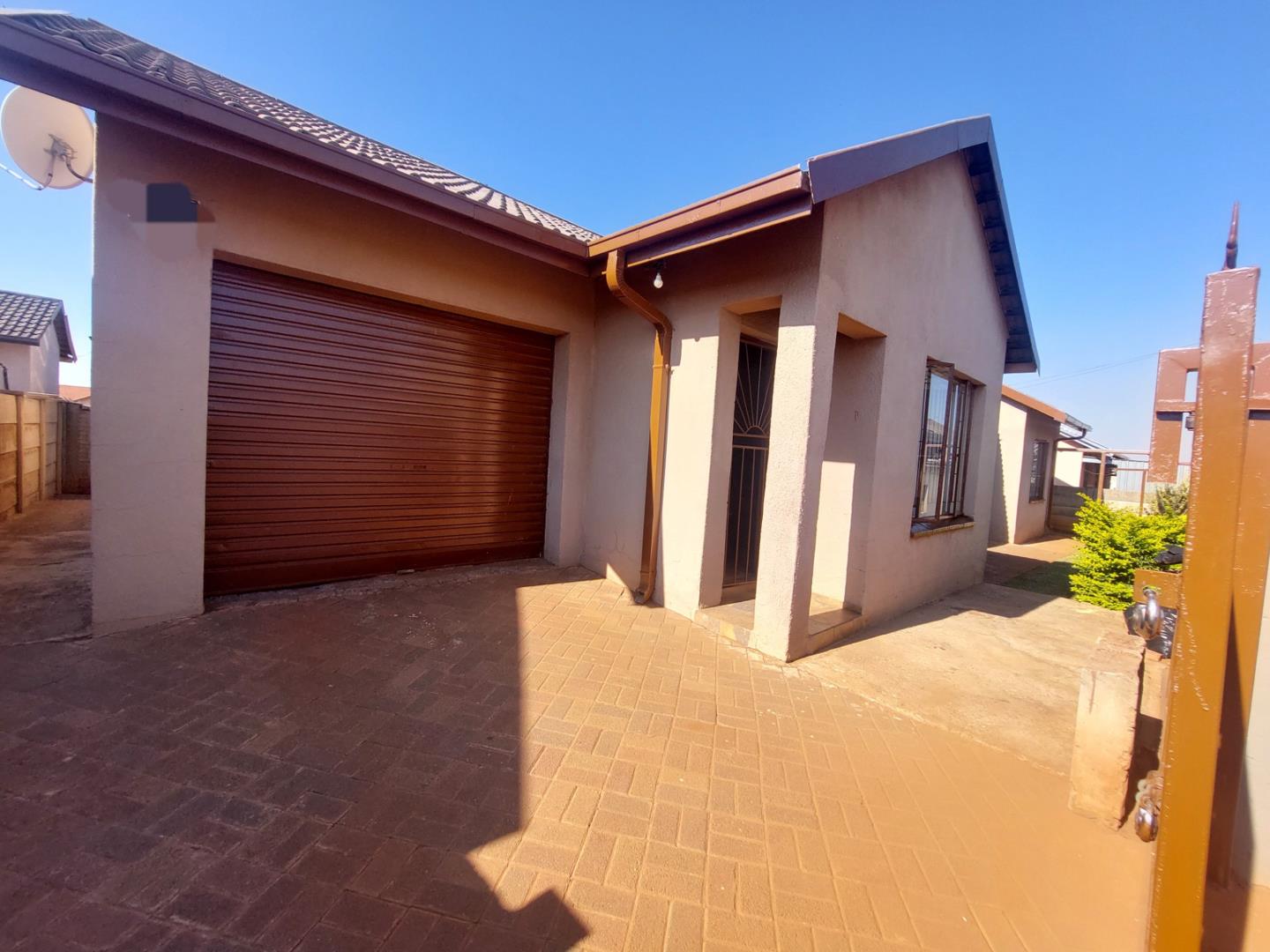3 Bedroom House for sale in Sebokeng Zone 14 P24114423828