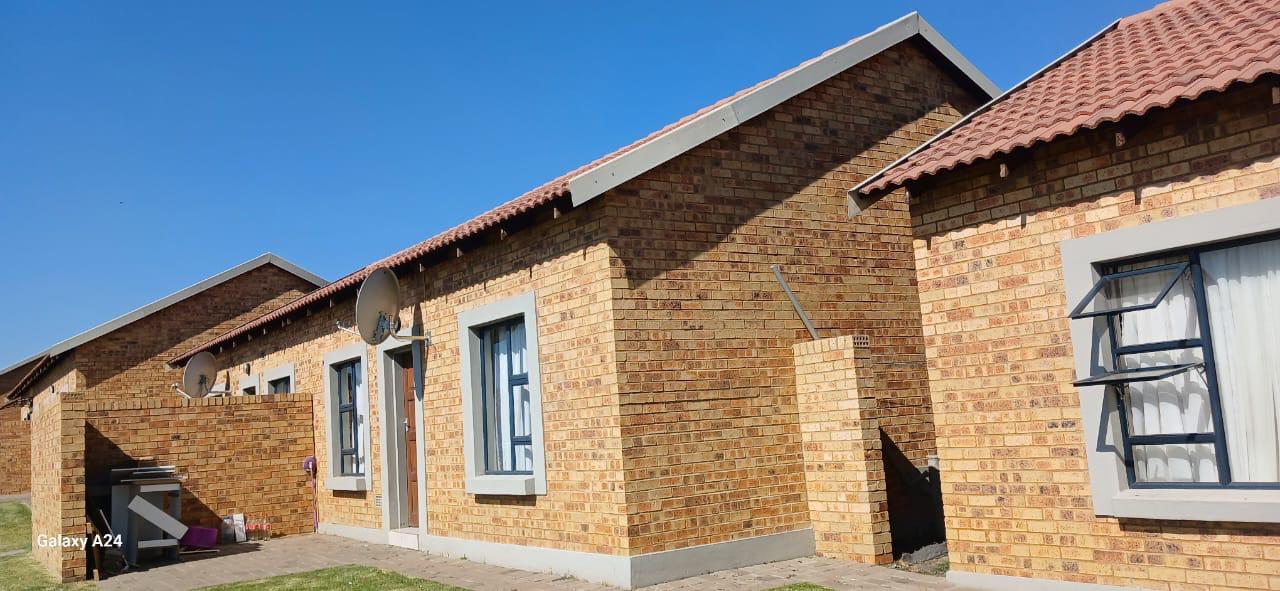 2 Bedroom Apartment / flat to rent in Terra Nova P24114423838