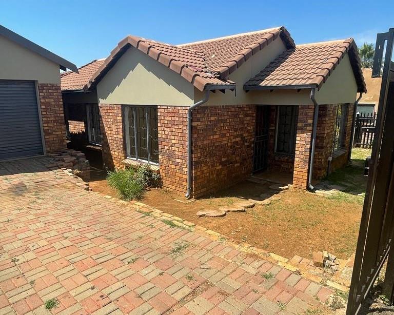 3 Bedroom House for sale in Philip Nel Park P24114424309