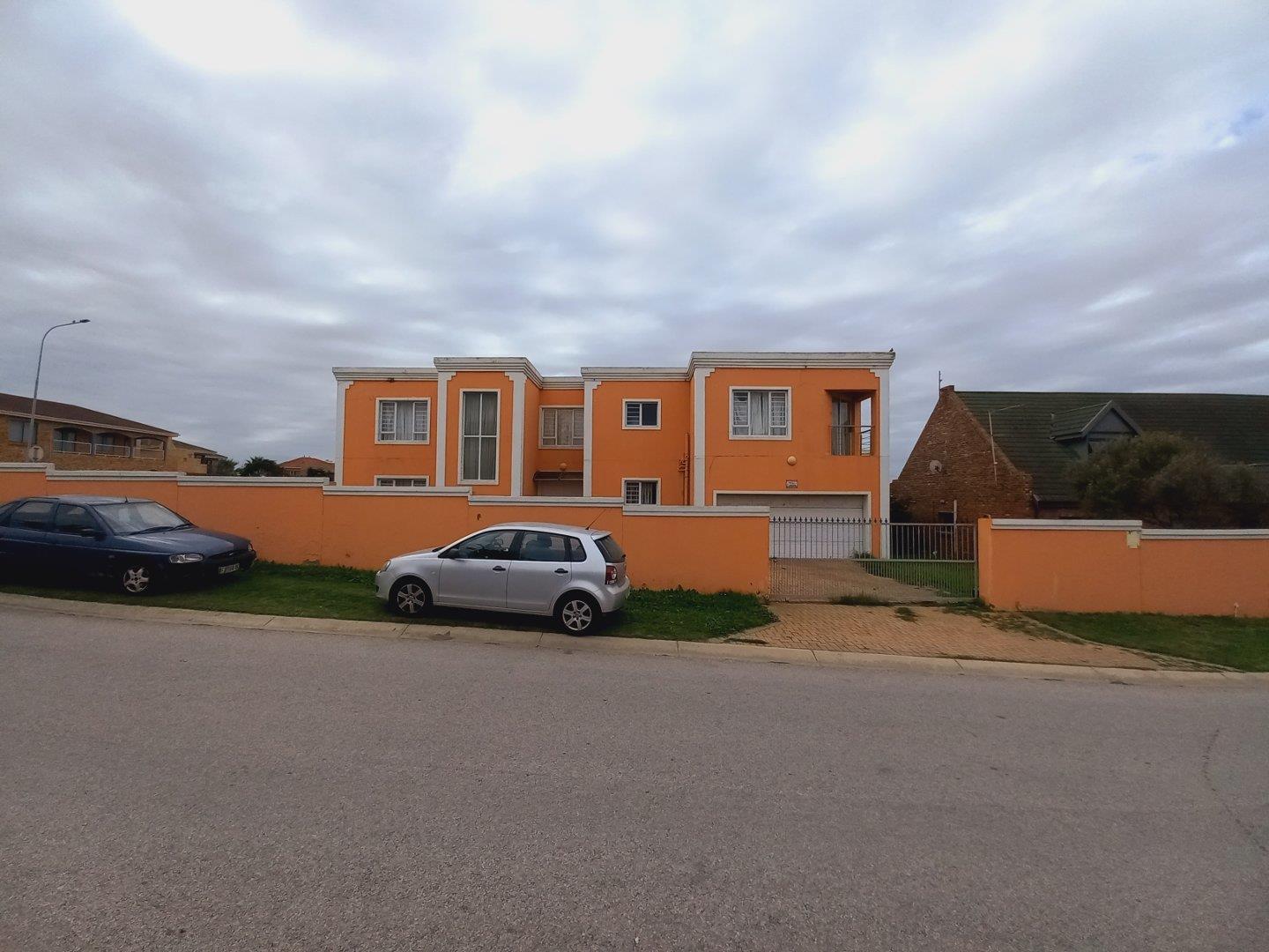 6 Bedroom House for sale in Bluewater Bay P24114425269