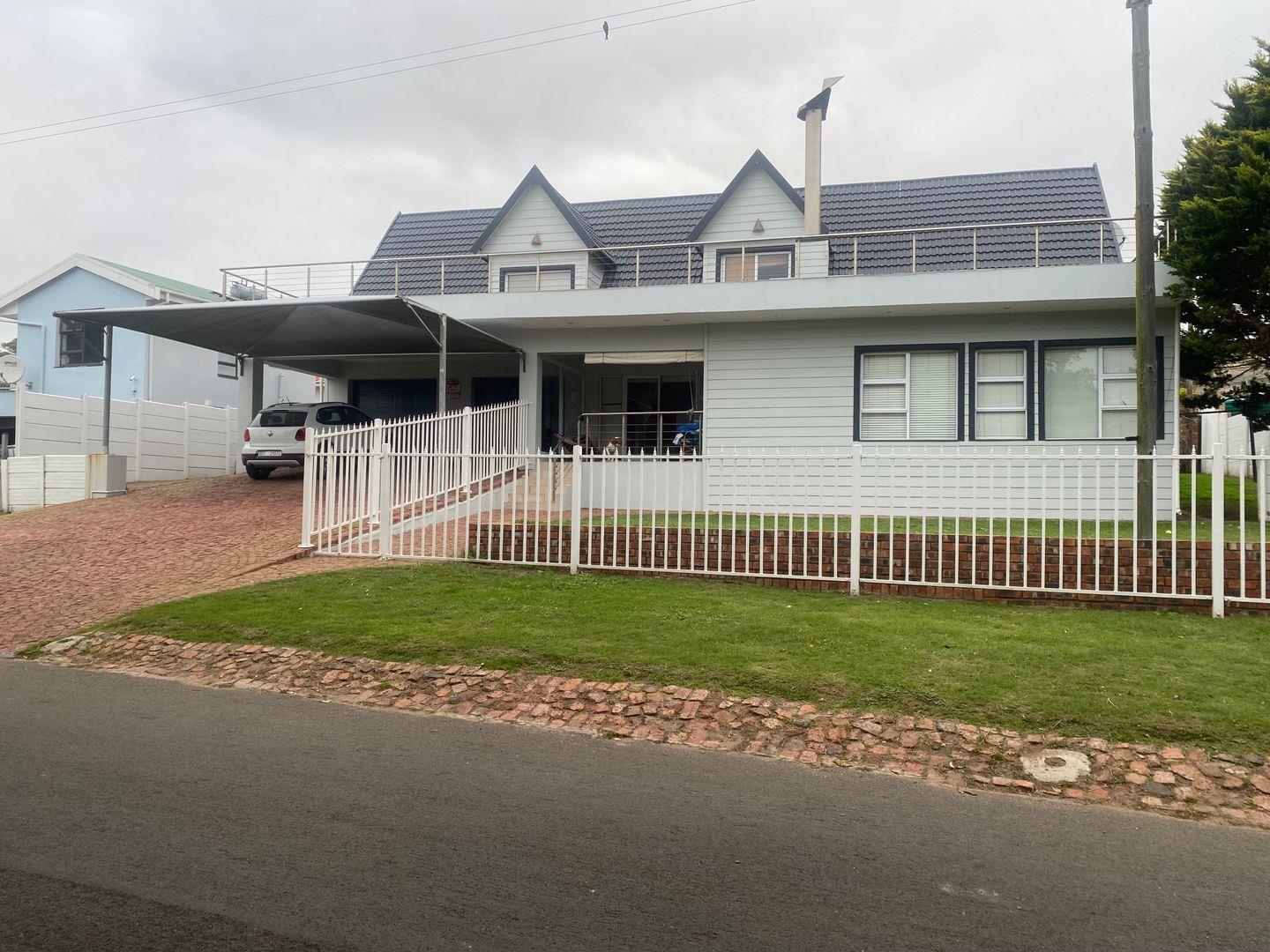 5 Bedroom House for sale in Hartenbos Central 15 Oranje Road P24