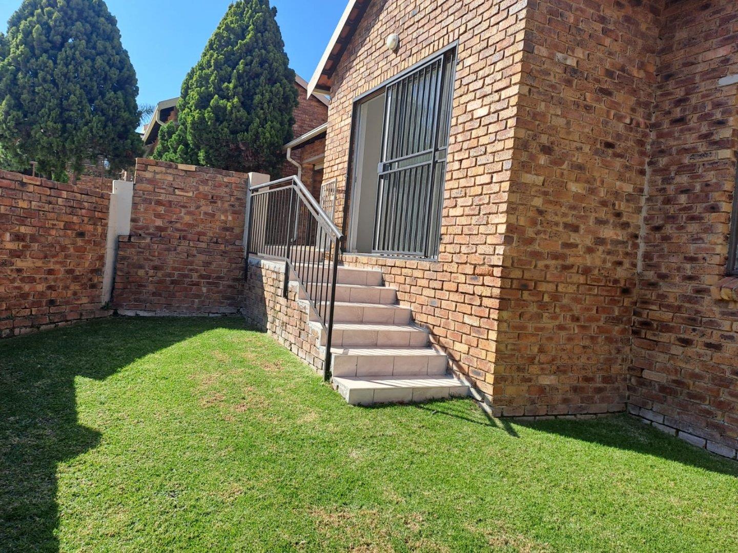 Honeydew Manor Property Townhouses to rent in Honeydew Manor