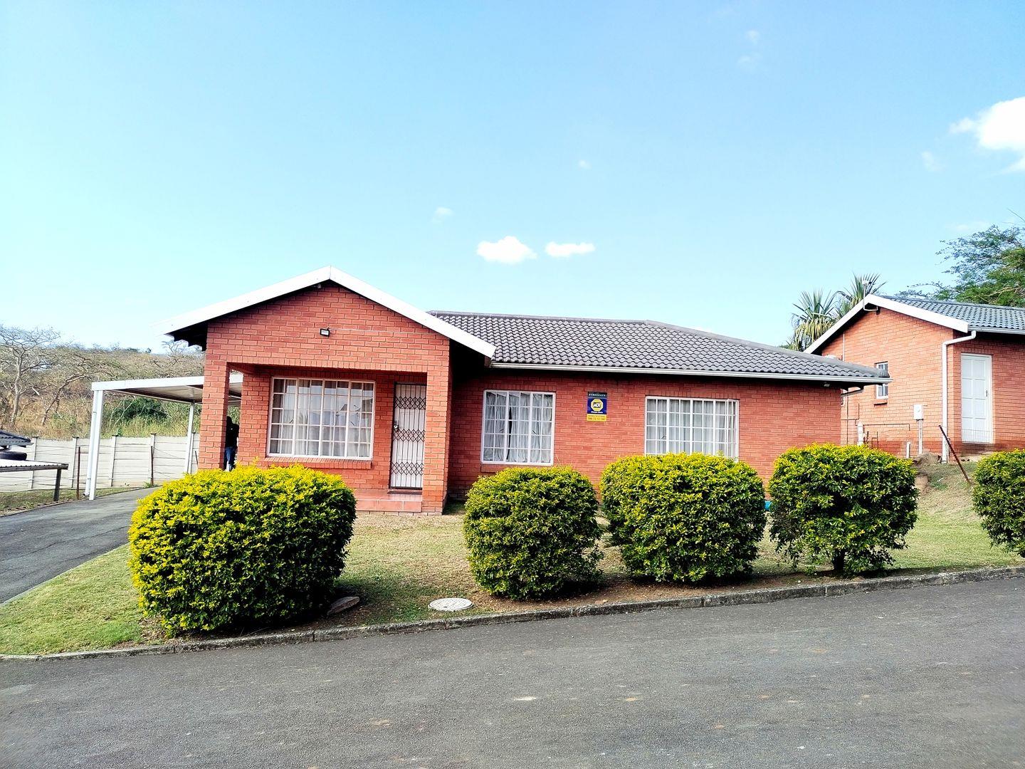 3 Bedroom Apartment / flat to rent in Lincoln Meade P24114426553