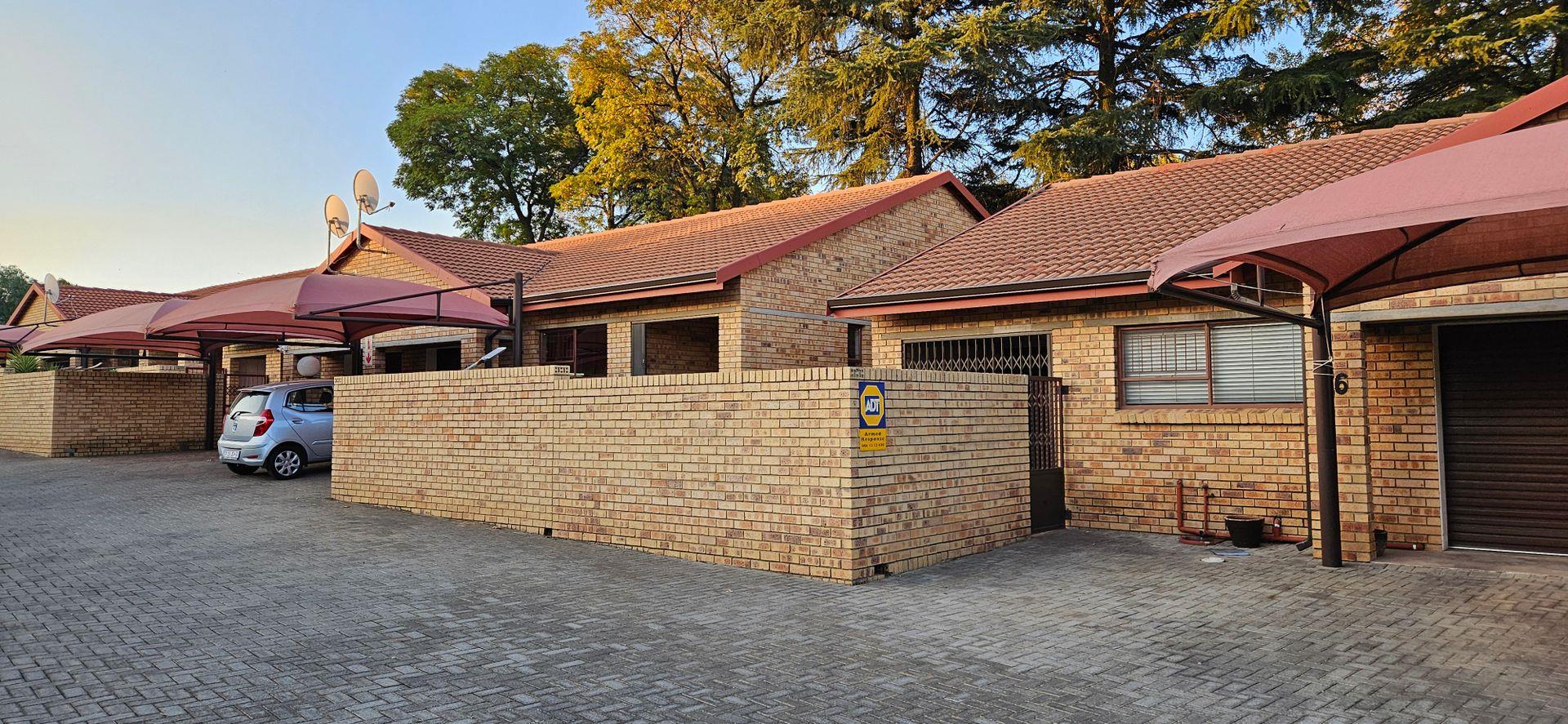 2 Bedroom Townhouse for sale in Three Rivers Proper P24114426752