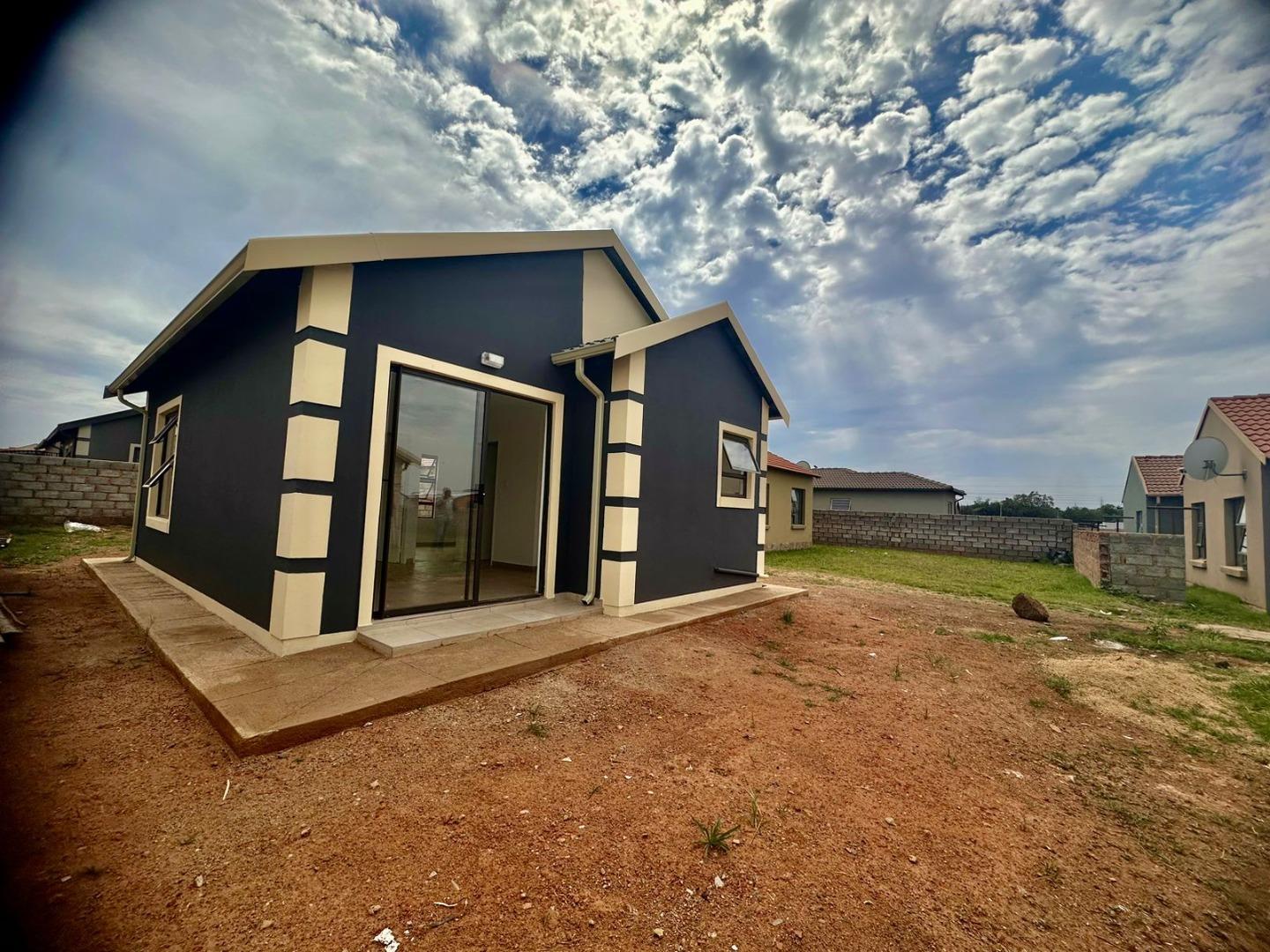 2 Bedroom House for sale in Sharon Park Hlanganani, 152 Cathcart